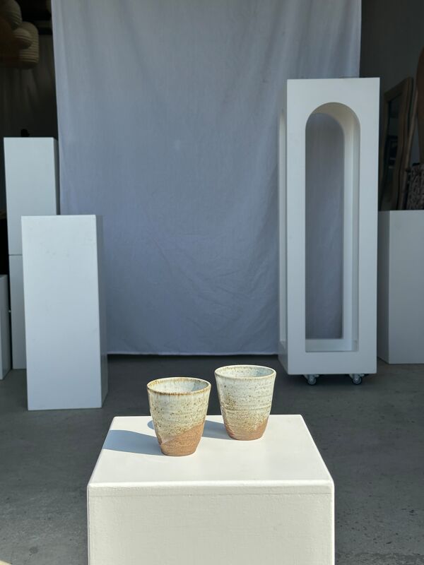 Lot de 2 tasses en céramique indonésienne (mat brun & glacé moucheté)