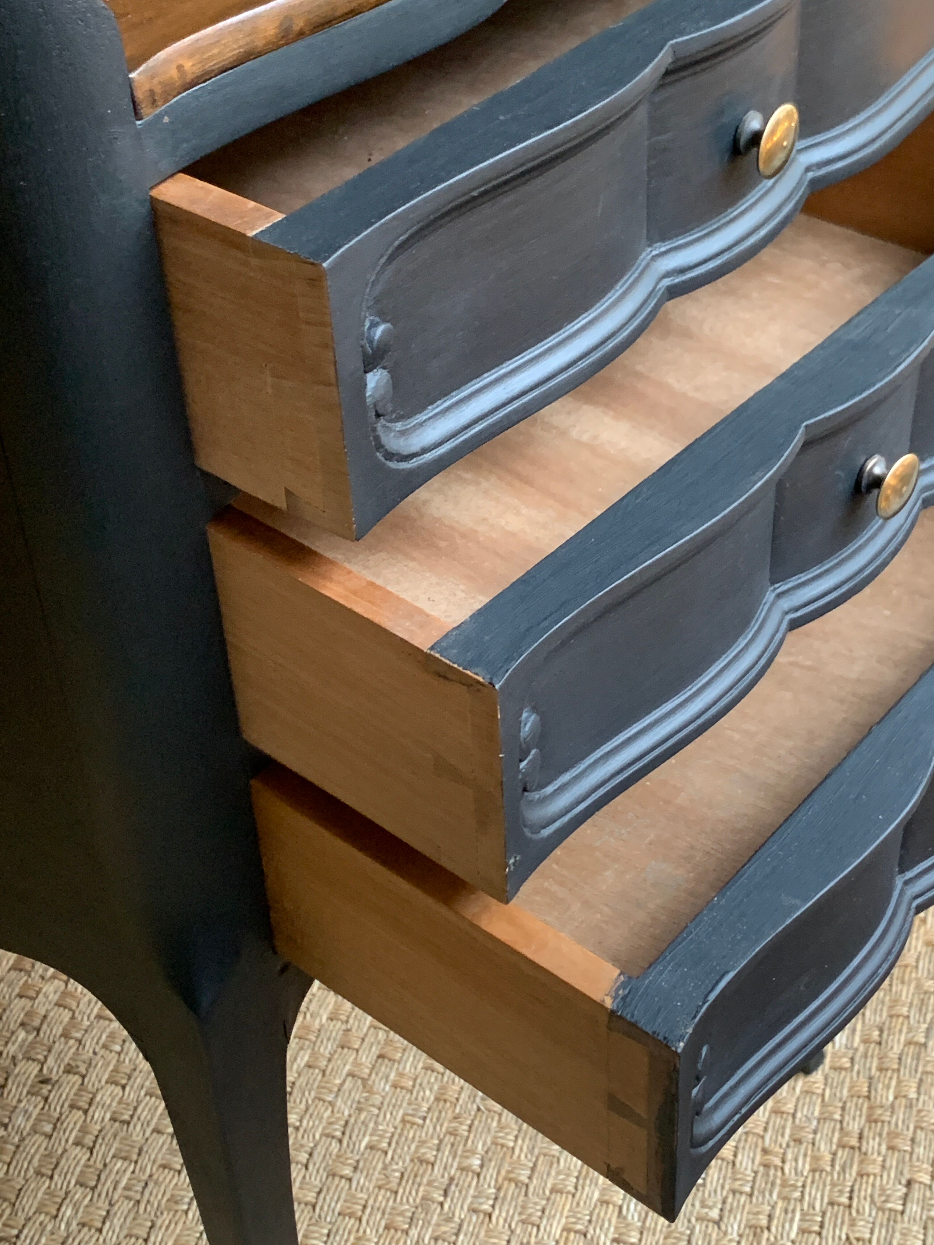 Pair of style nightstands