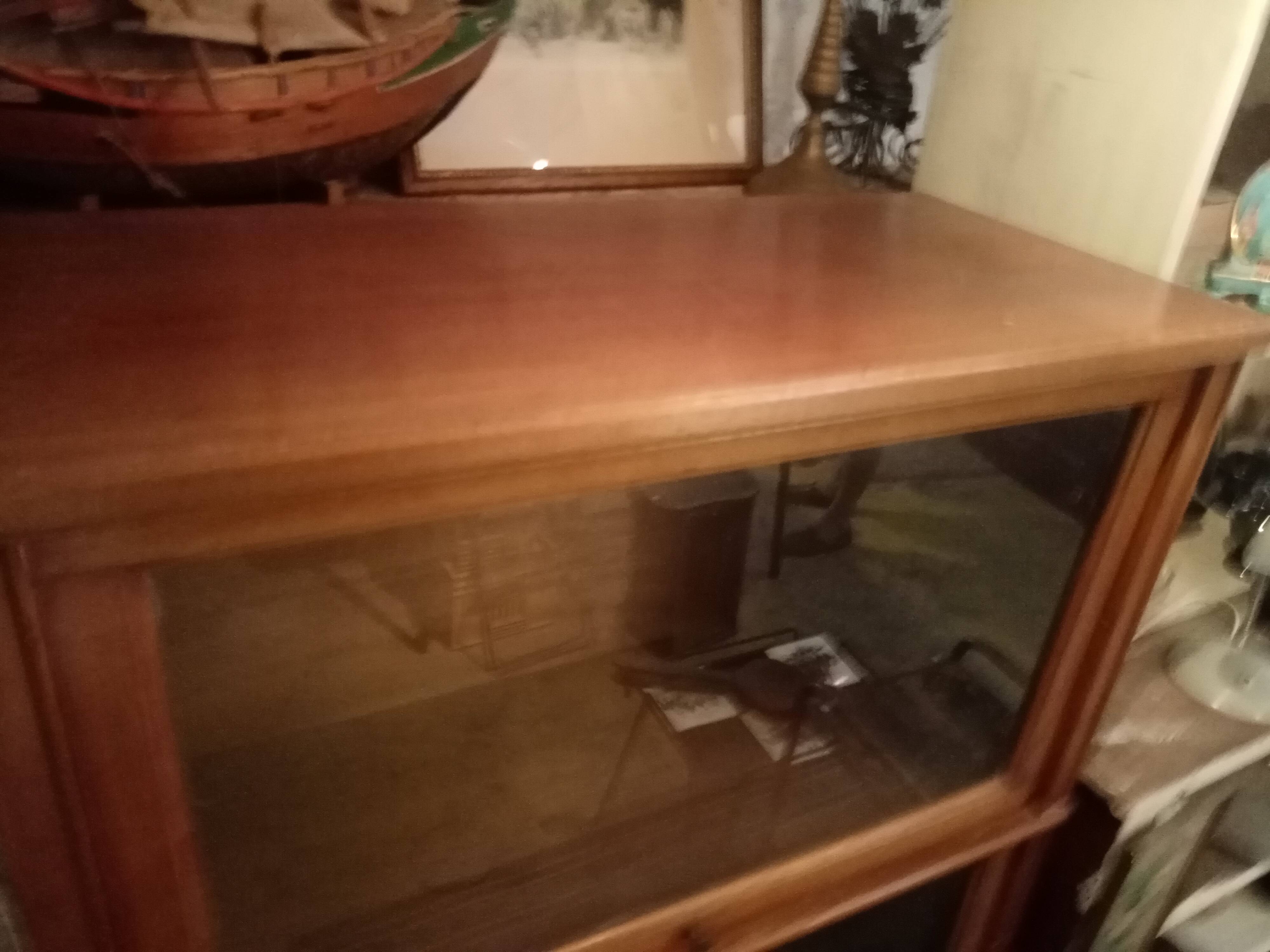 MD 3 glass box bookcase