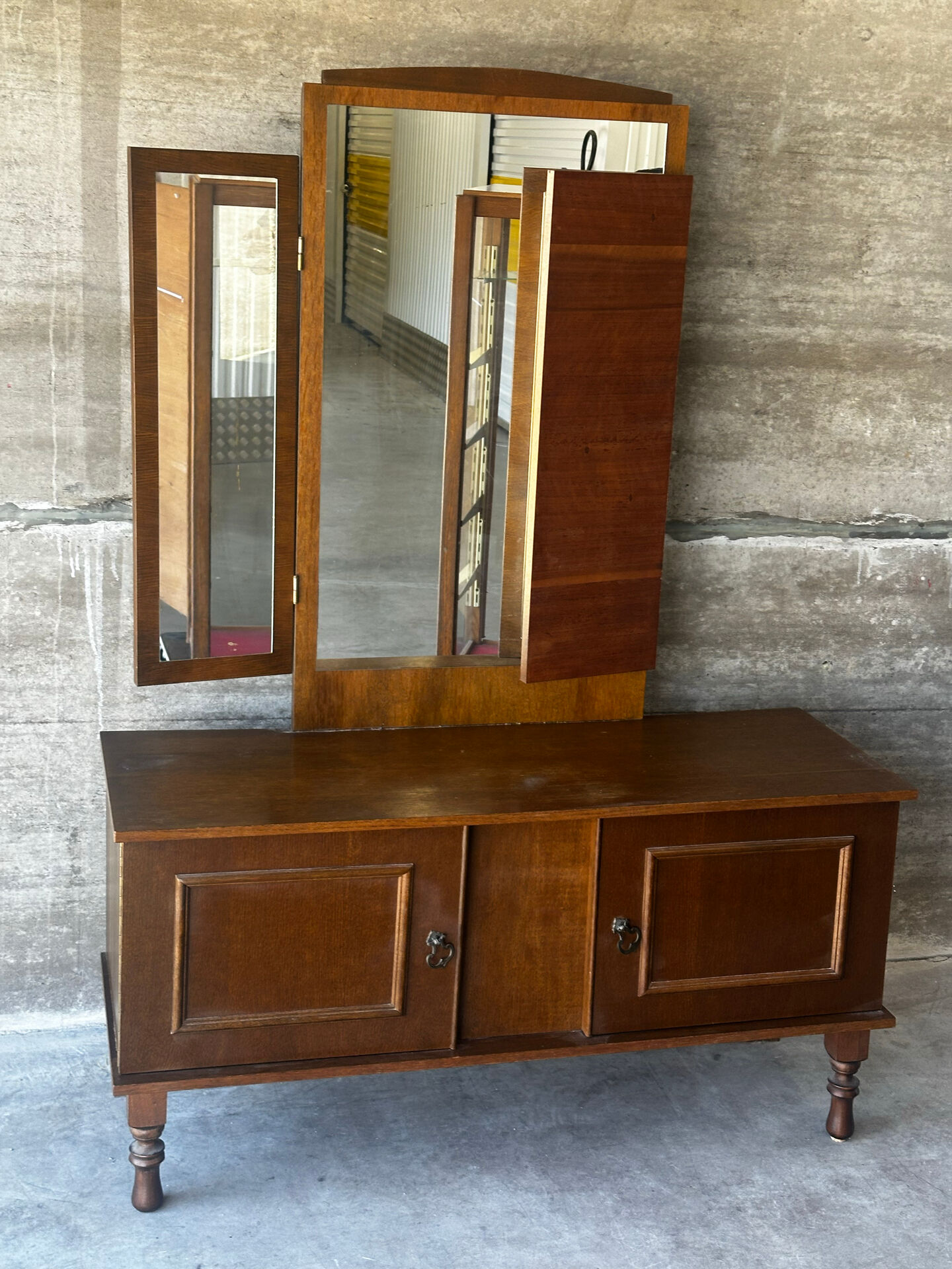 Coiffeuse vintage à miroir triptyque, années 1950