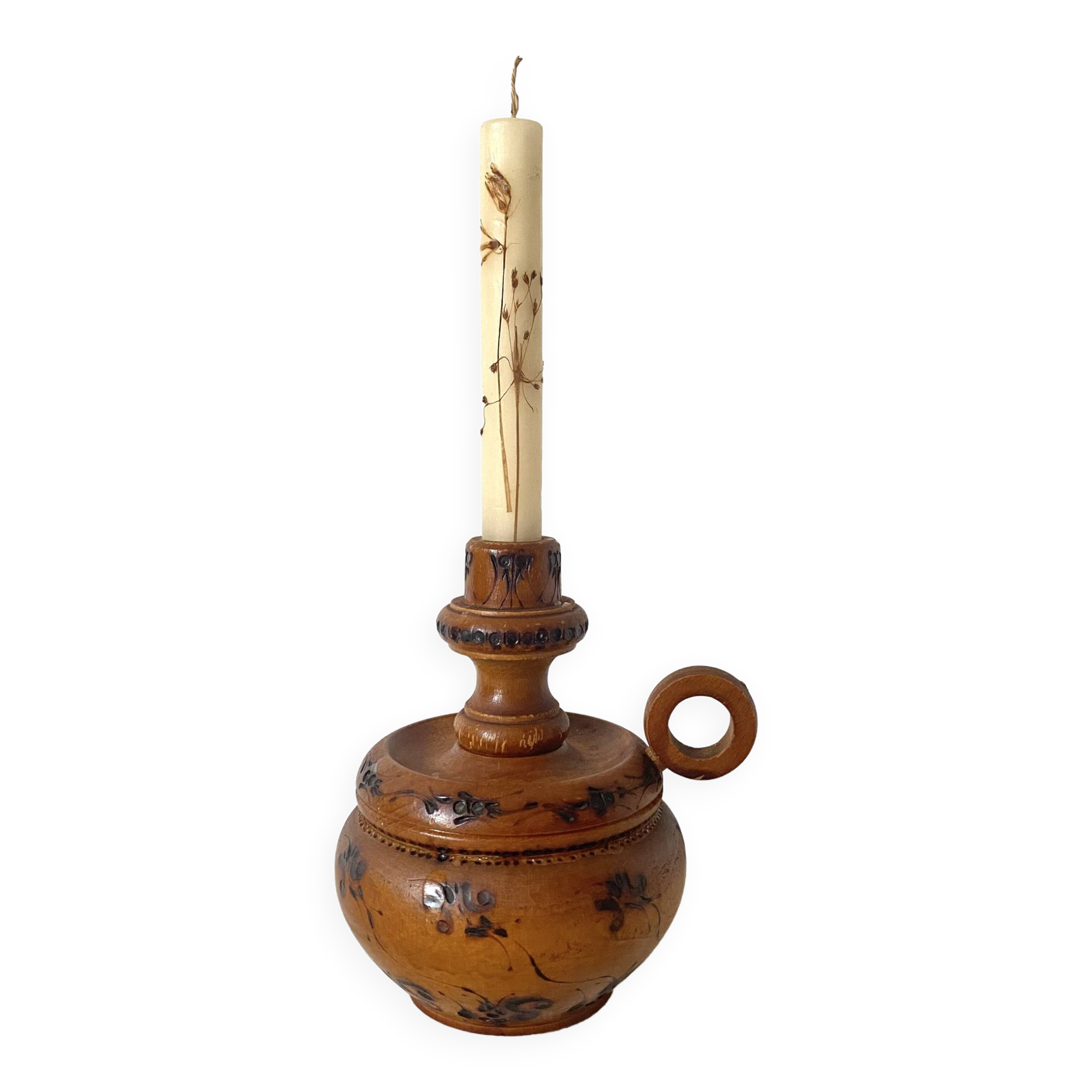 Wooden thumb candle holder