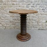 Pedestal table with press screw foot