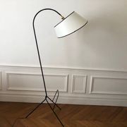 Lampadaire tripode et porte revue 1950