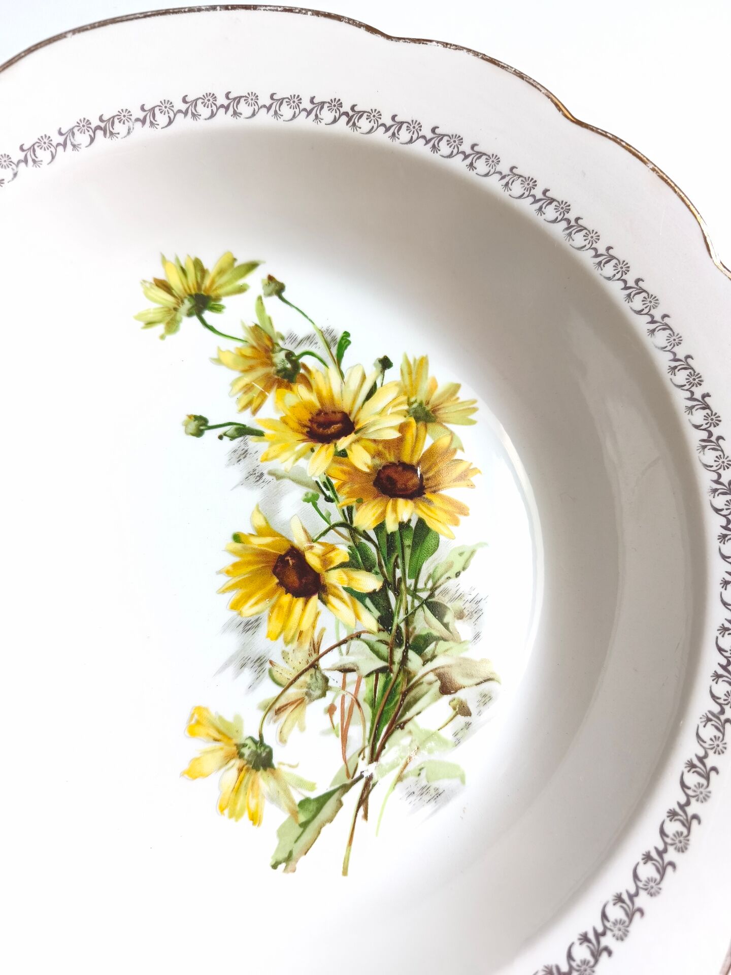 Plat creux gien marguerites vintage