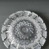 Ashtray/empty pocket in Bohemian crystal. Finely chiseled with sophisticated starry/brass patterns. Stylish Boho chic