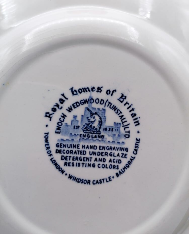 Dessert plates in English porcelain