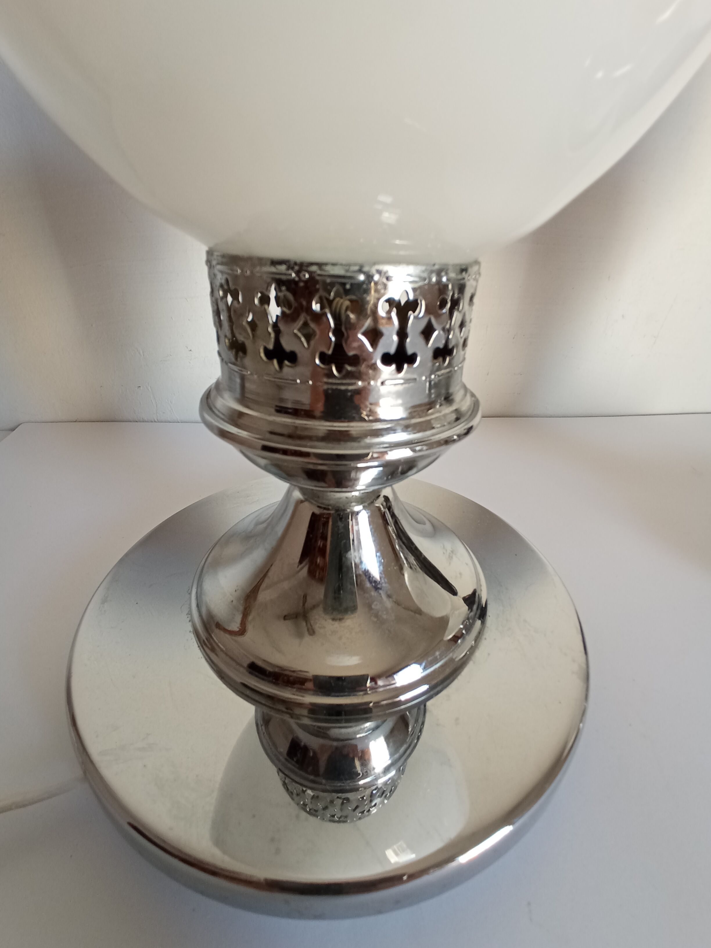 Pair of vintage bedside lamps