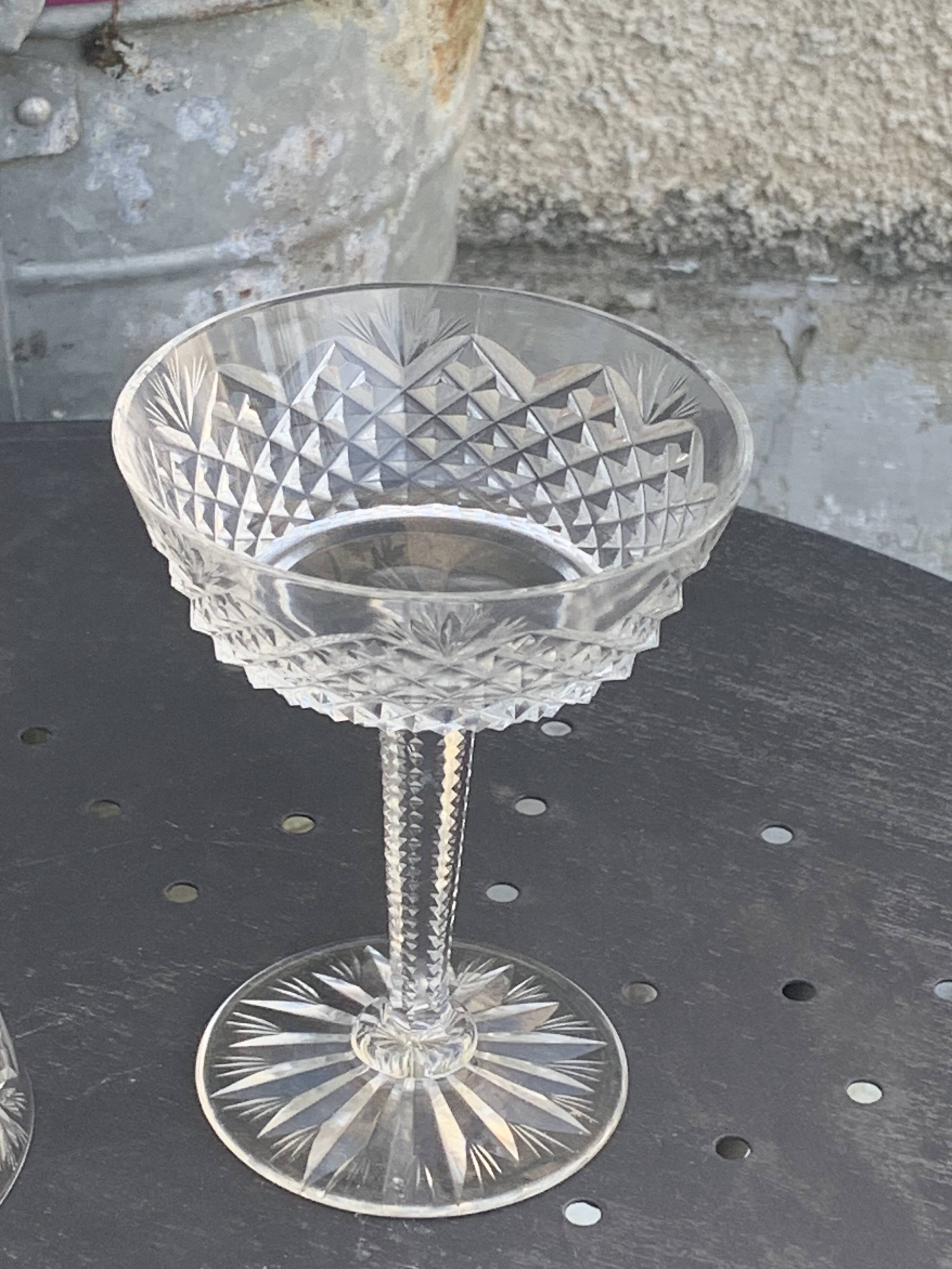 6 champagne glasses in glass and transparent crystal, antique chiseled