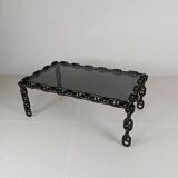 Table basse vintage brutaliste en fer noir à mailles de chaîne avec verre fumé d'origine, années 70