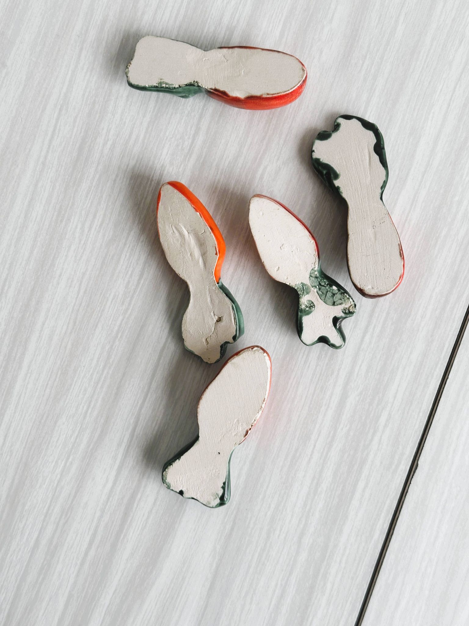 set of ceramic carrot knife holders