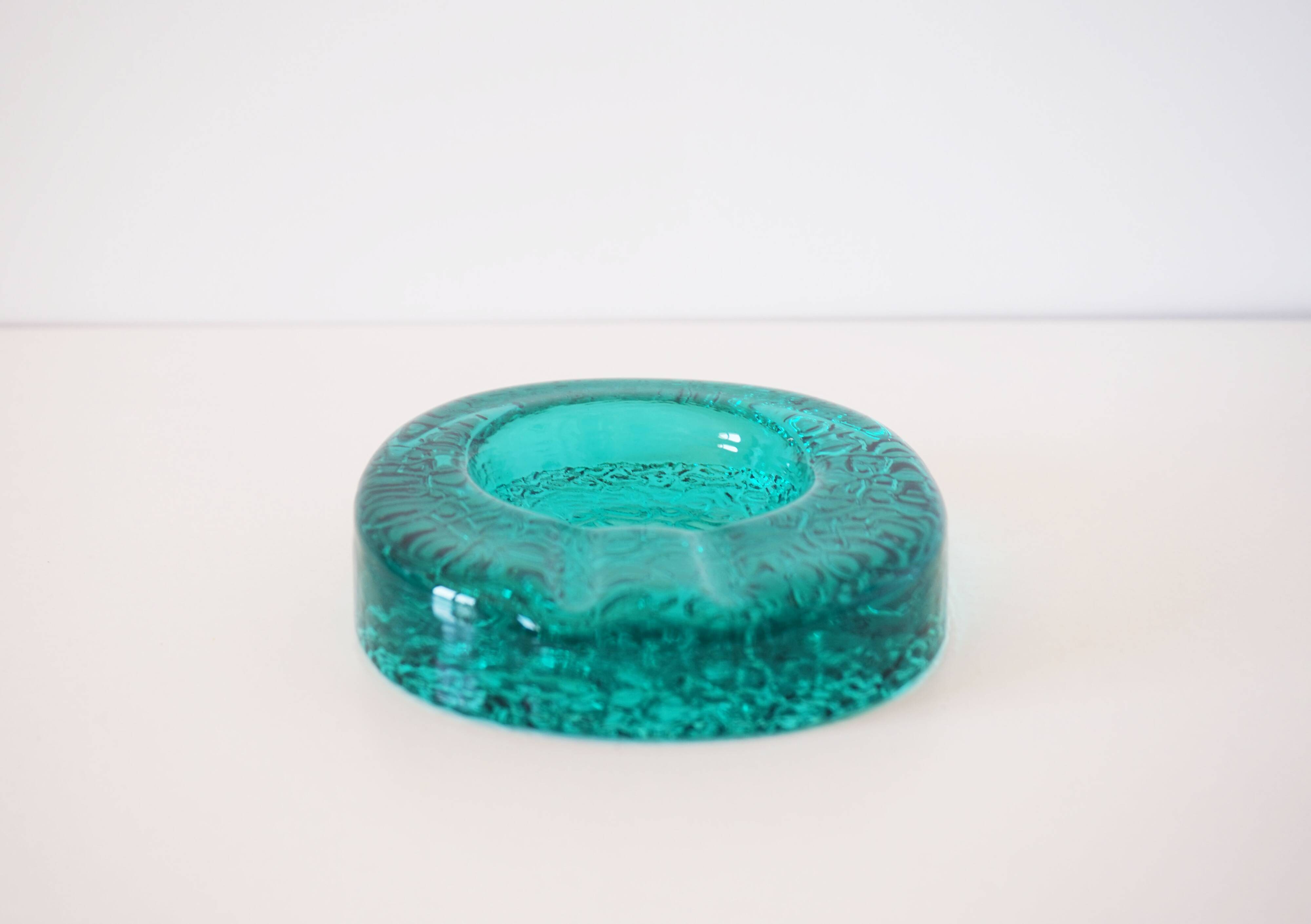 Turquoise annealed glass pocket empty