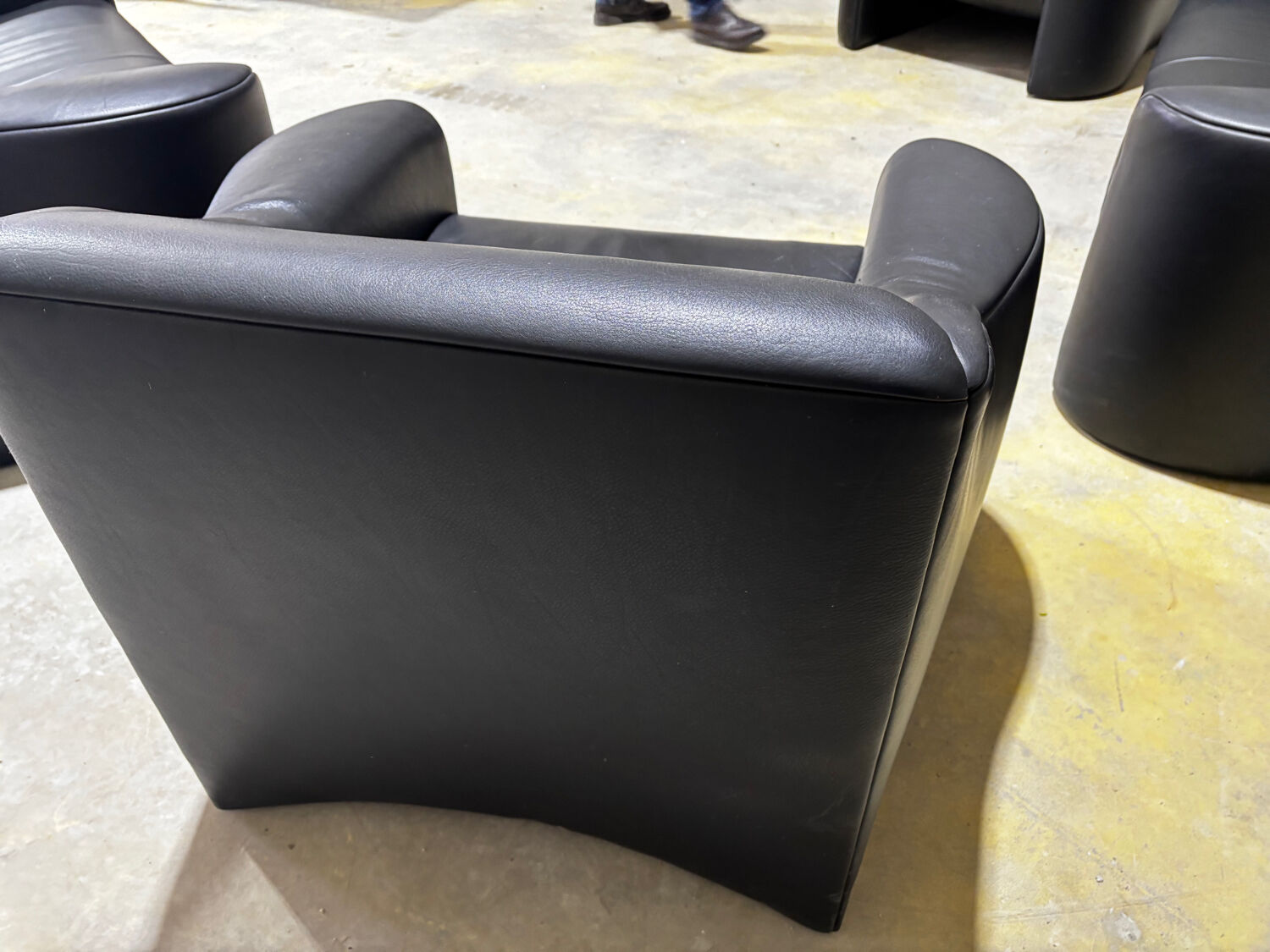 Canapés and Matteo Grassi vintage leather armchairs