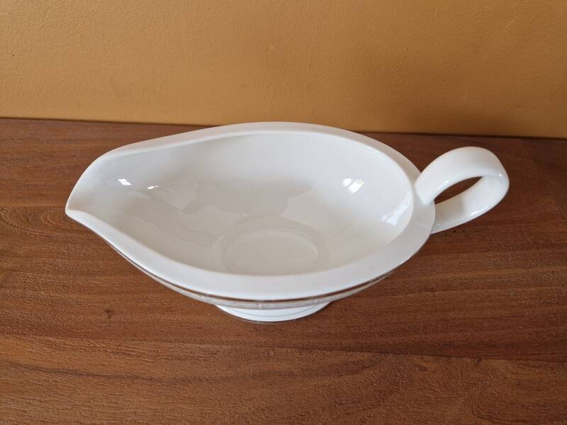 Villeroy and Boch - Kimono porcelain sauce boat, Château collection