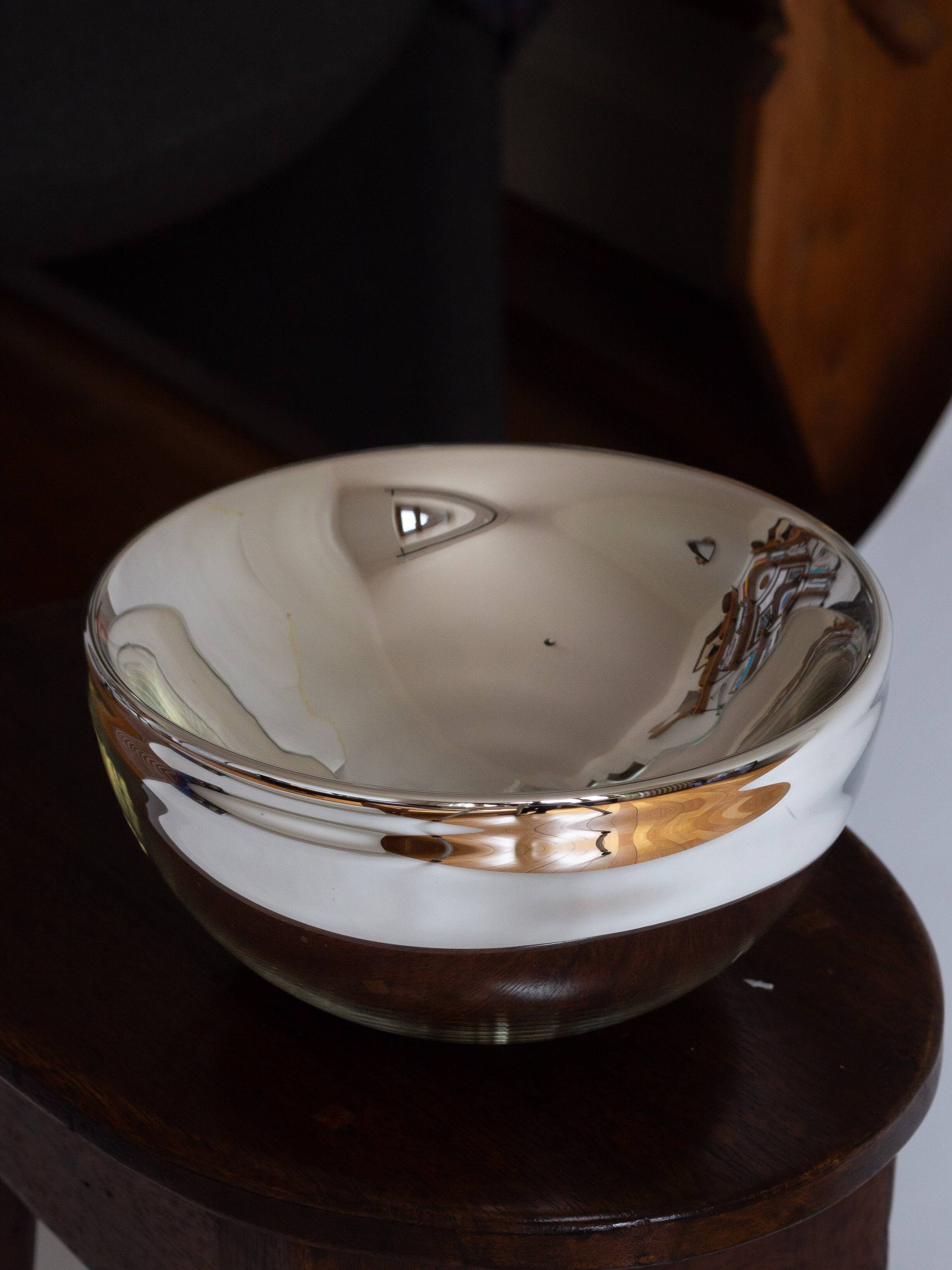 Eglomise glass centerpiece or pocket emptier, Dogale Venezia, Italy