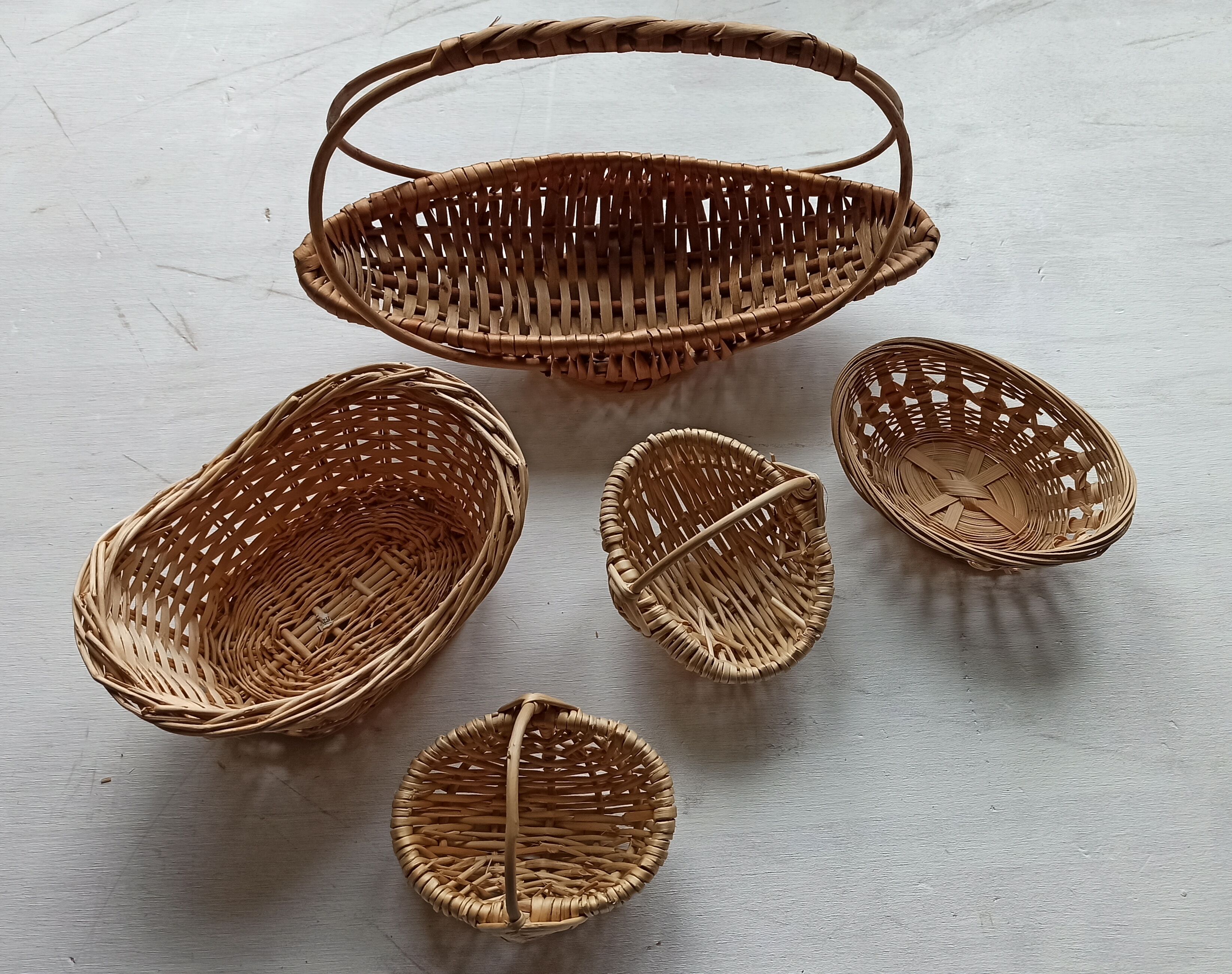 Small vintage baskets 60 70
