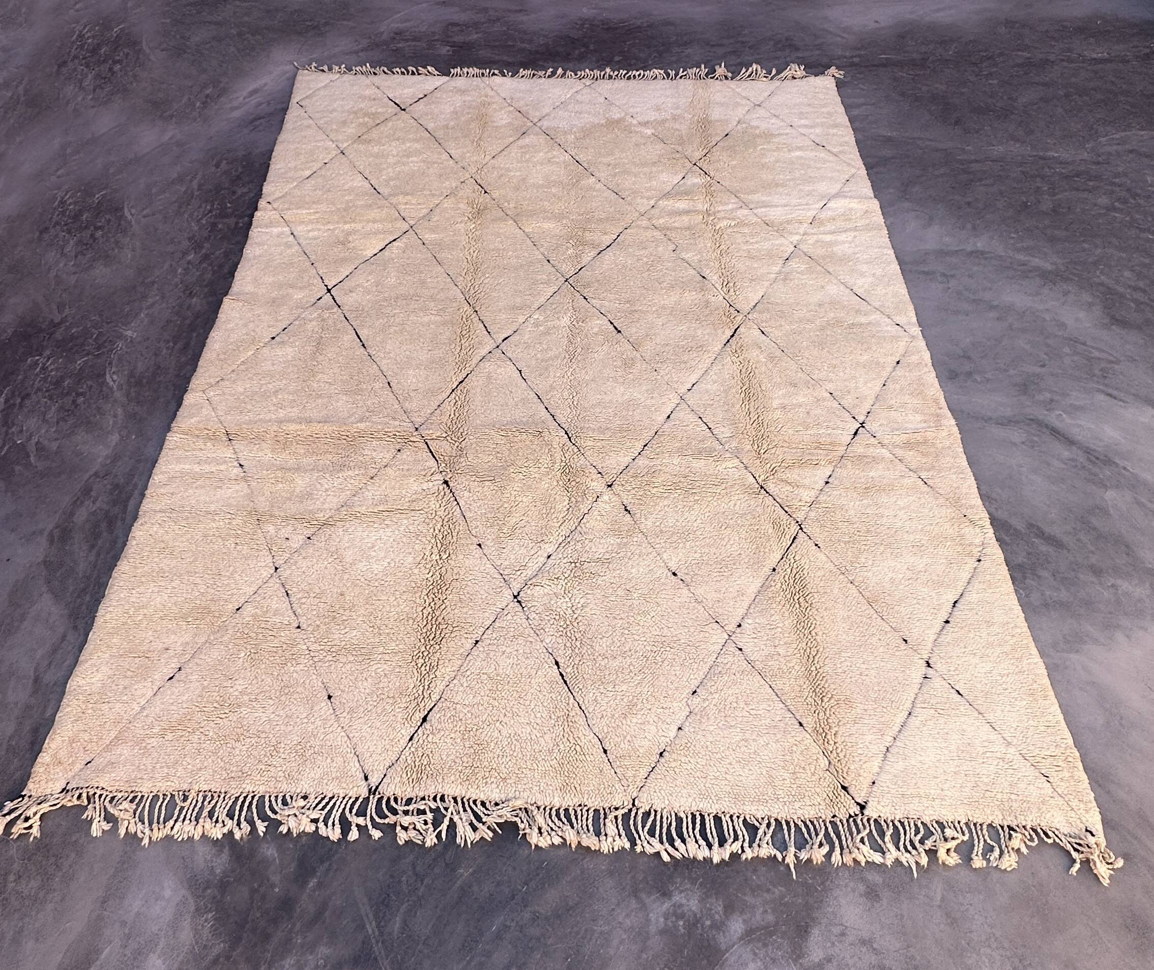 Moroccan rug Beni M'Rirt white - 272 x 346 cm