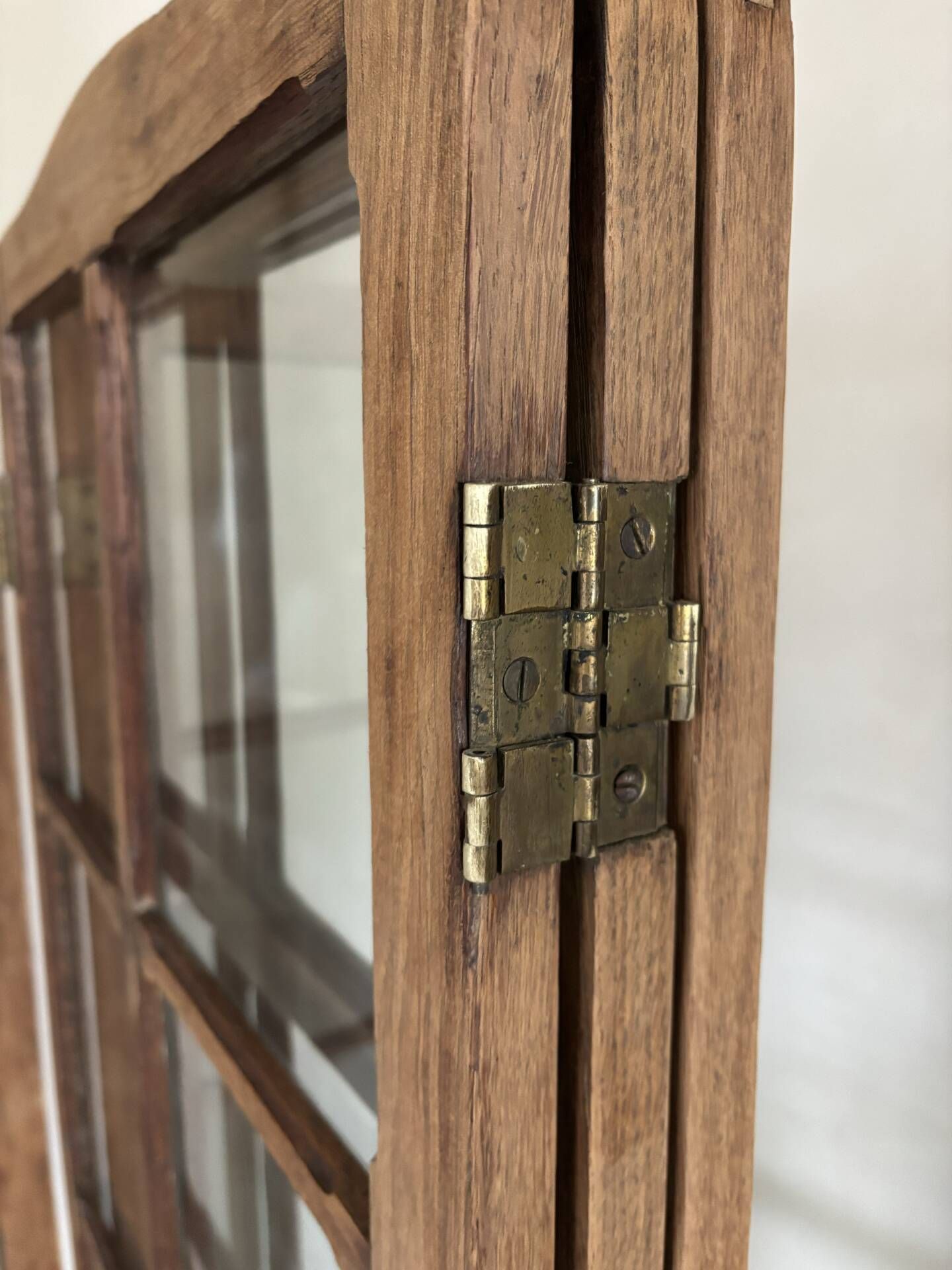 Antique screen in solid oak and glass
