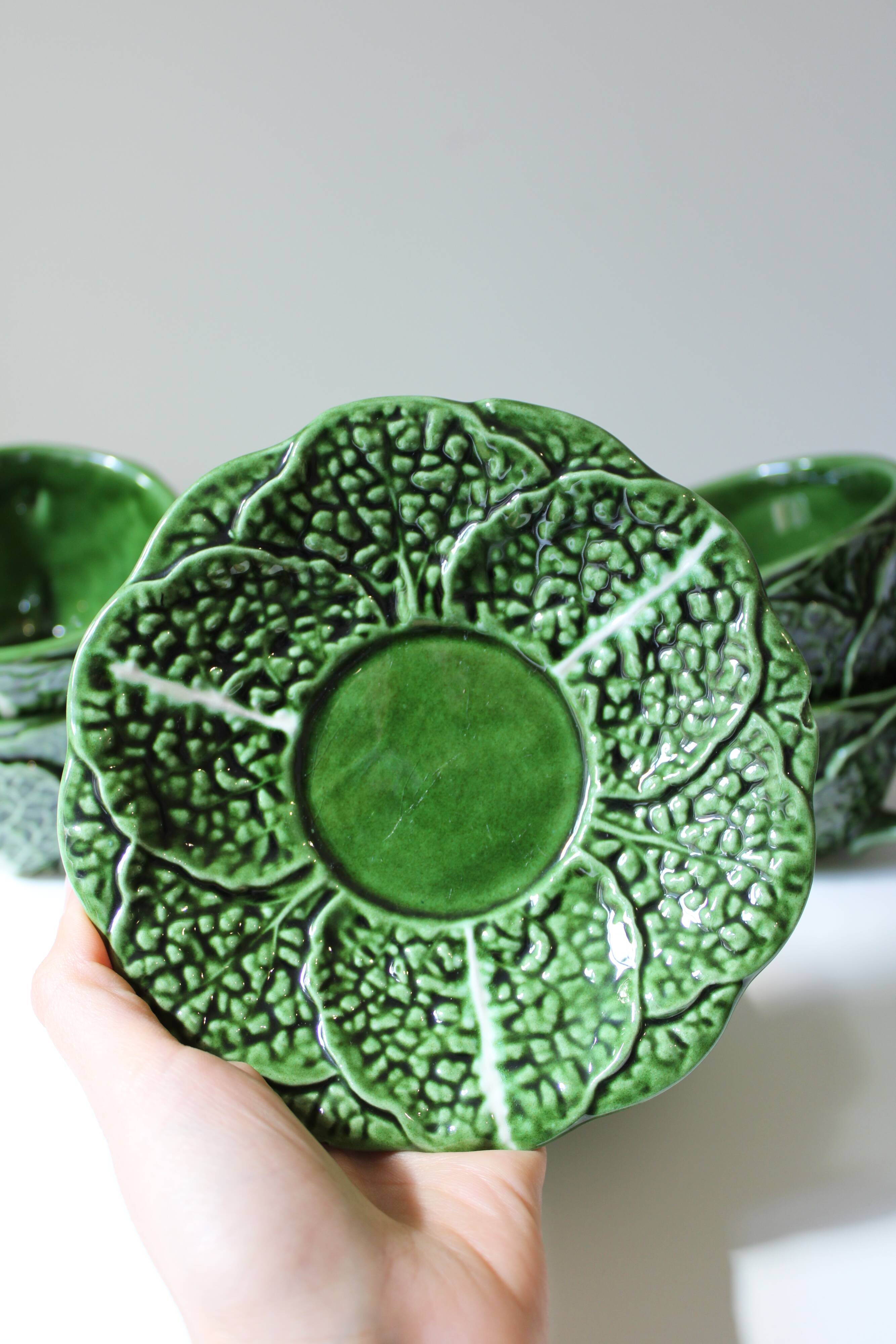 Service of cabbage cups barbotine Caldas da Rainha, Portugal