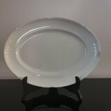 Plat ovale en faïence blanc estampillée K&G, Lunéville