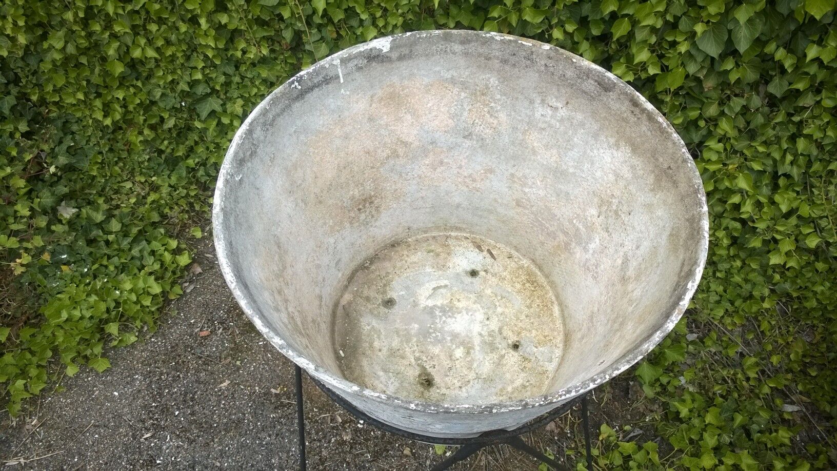 Conical gardener by Eternit 1950