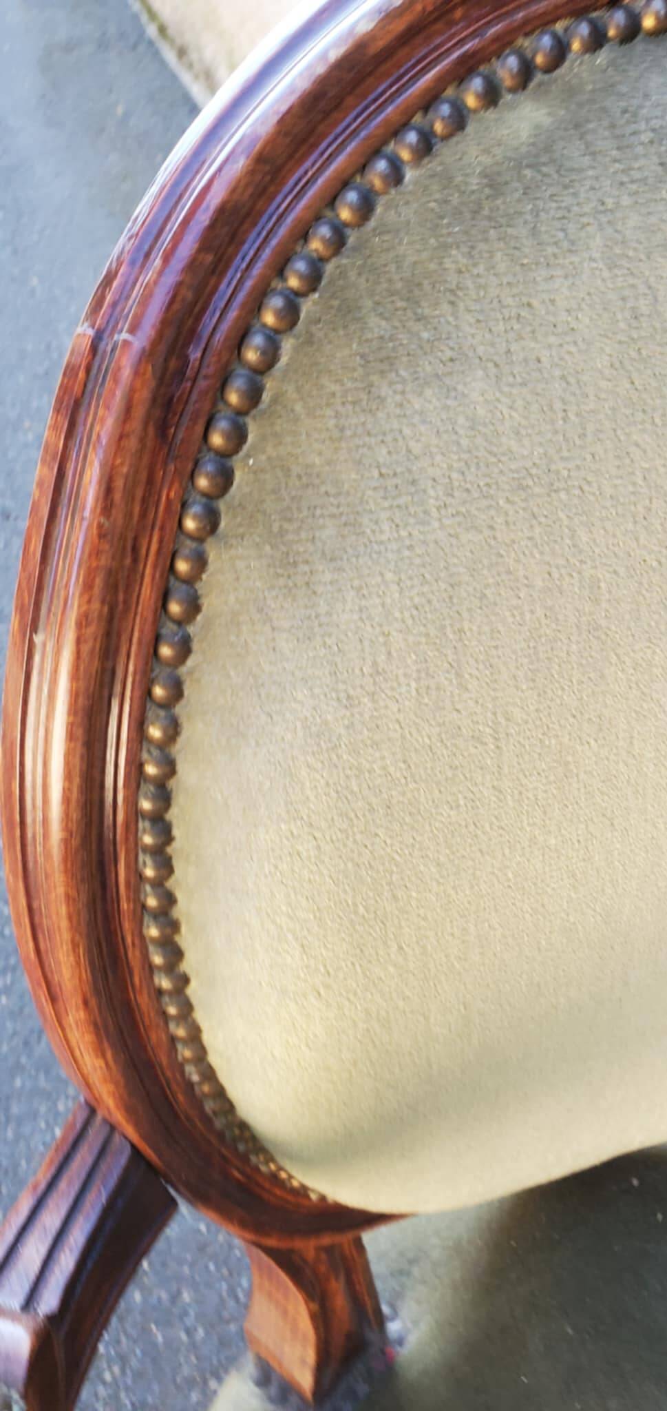 green medallion armchair