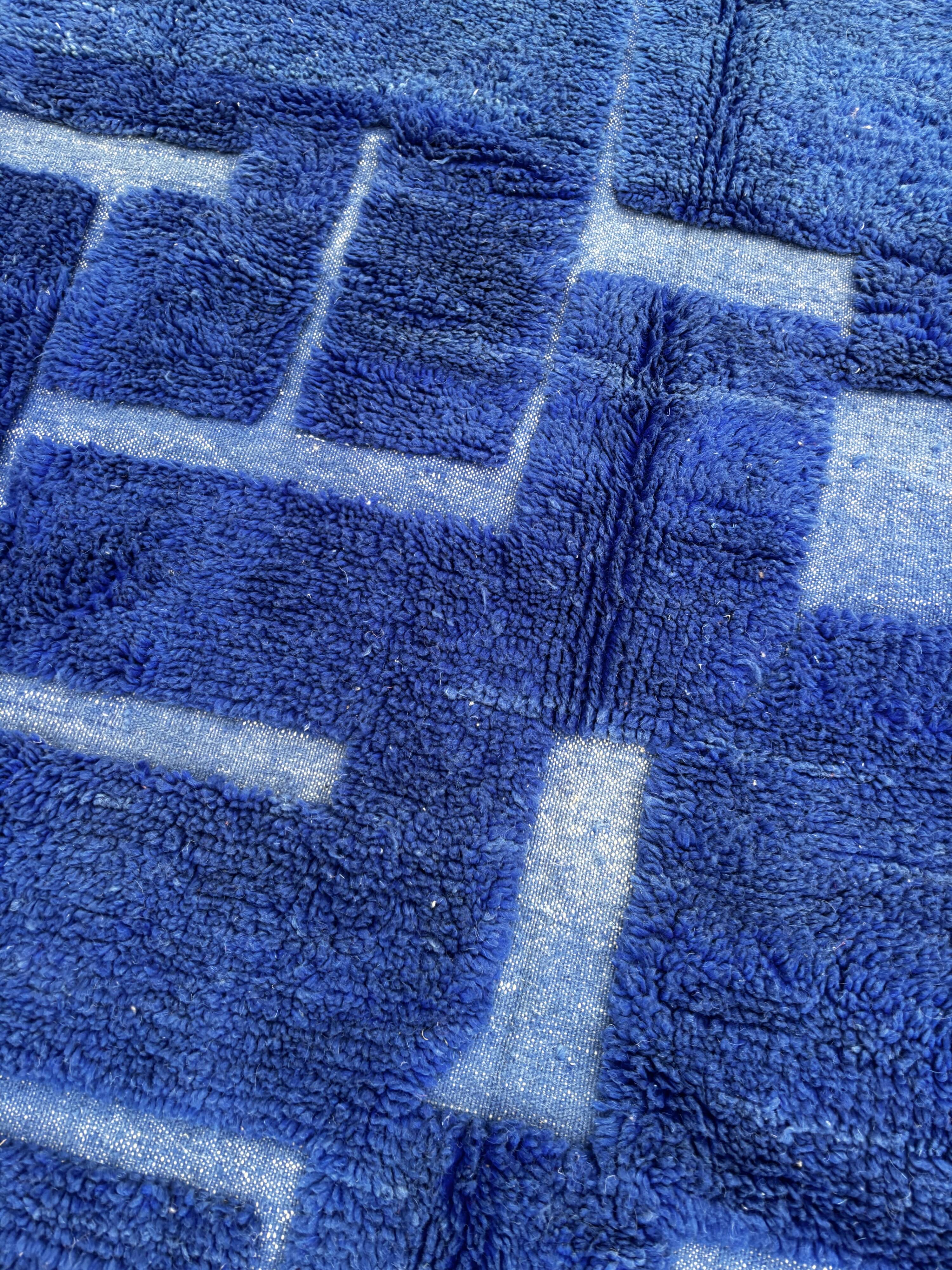 Large new blue Moroccan wool rug, 200x300 cm