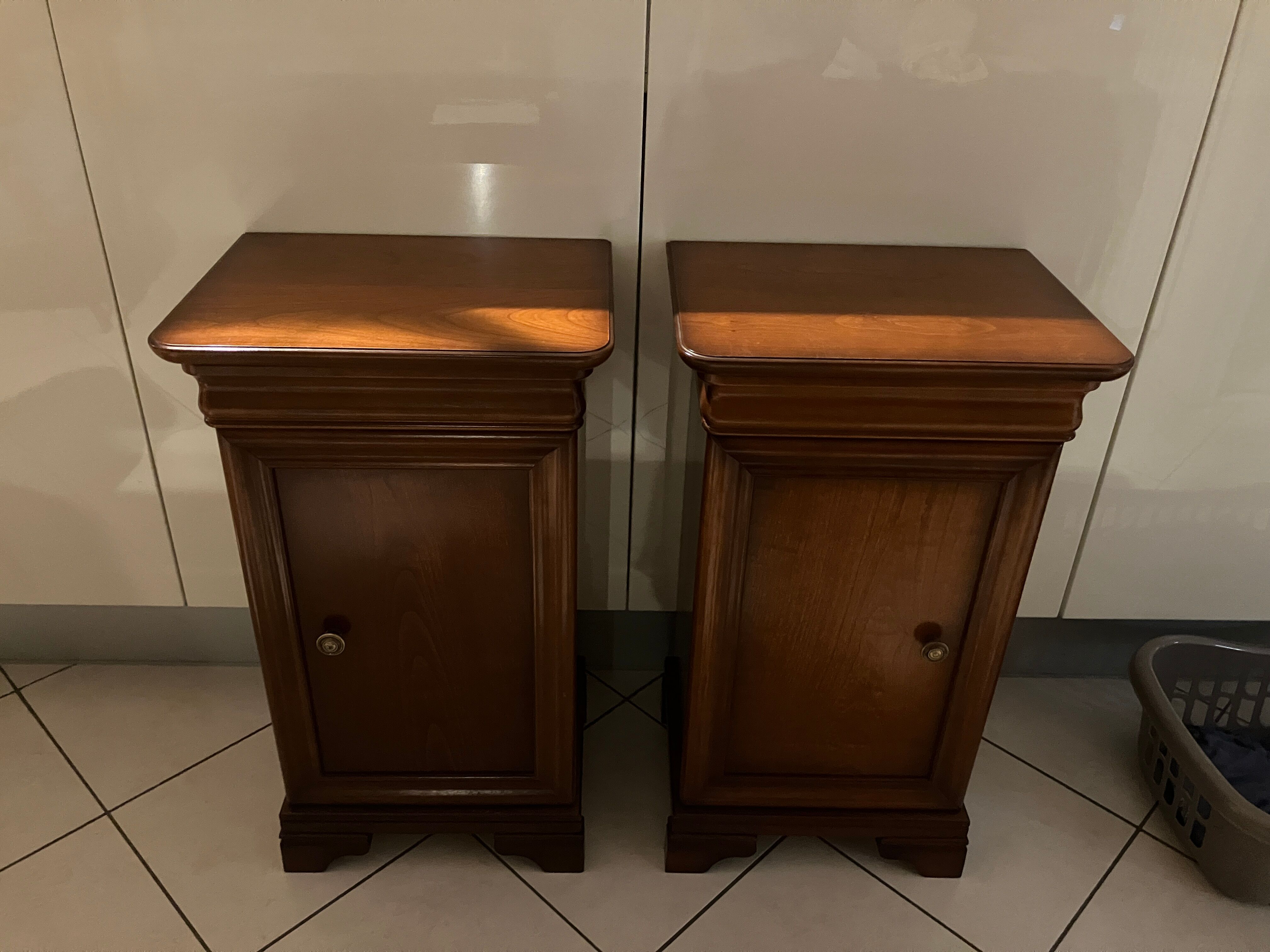 Pair of bedside table