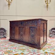 18th century Renaissance oak chest
