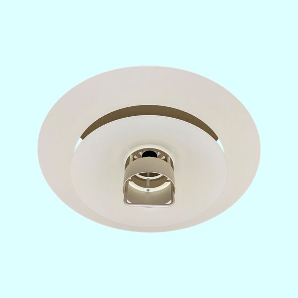 Suspension design danoise produit par 'Horn Belysning'   vintage blanc coloré