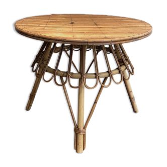 Round rattan coffee table