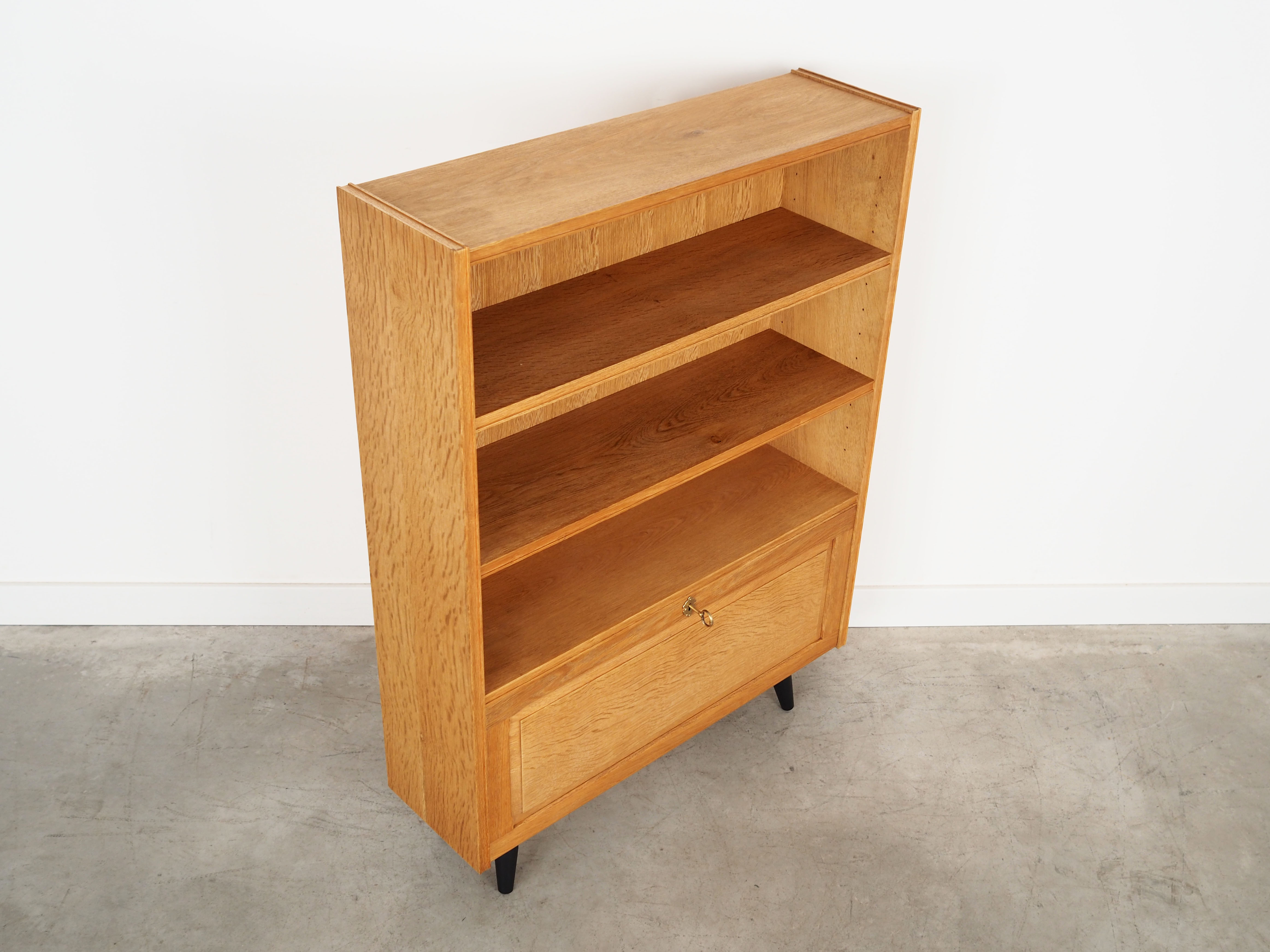 Oak bookcase, Danish design, 1970s, production: Denmark