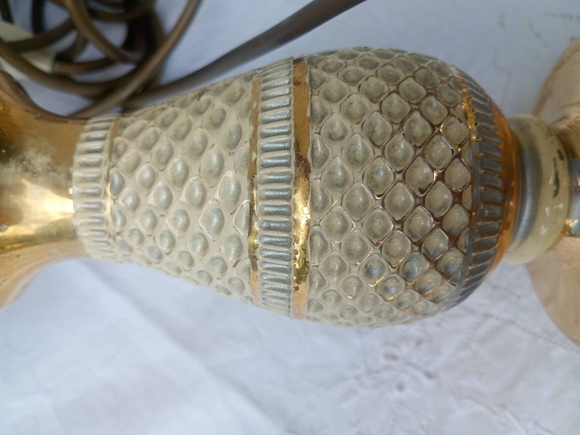 Florentine Italy ceramics - 3 arms of golden metal light - glass tulip