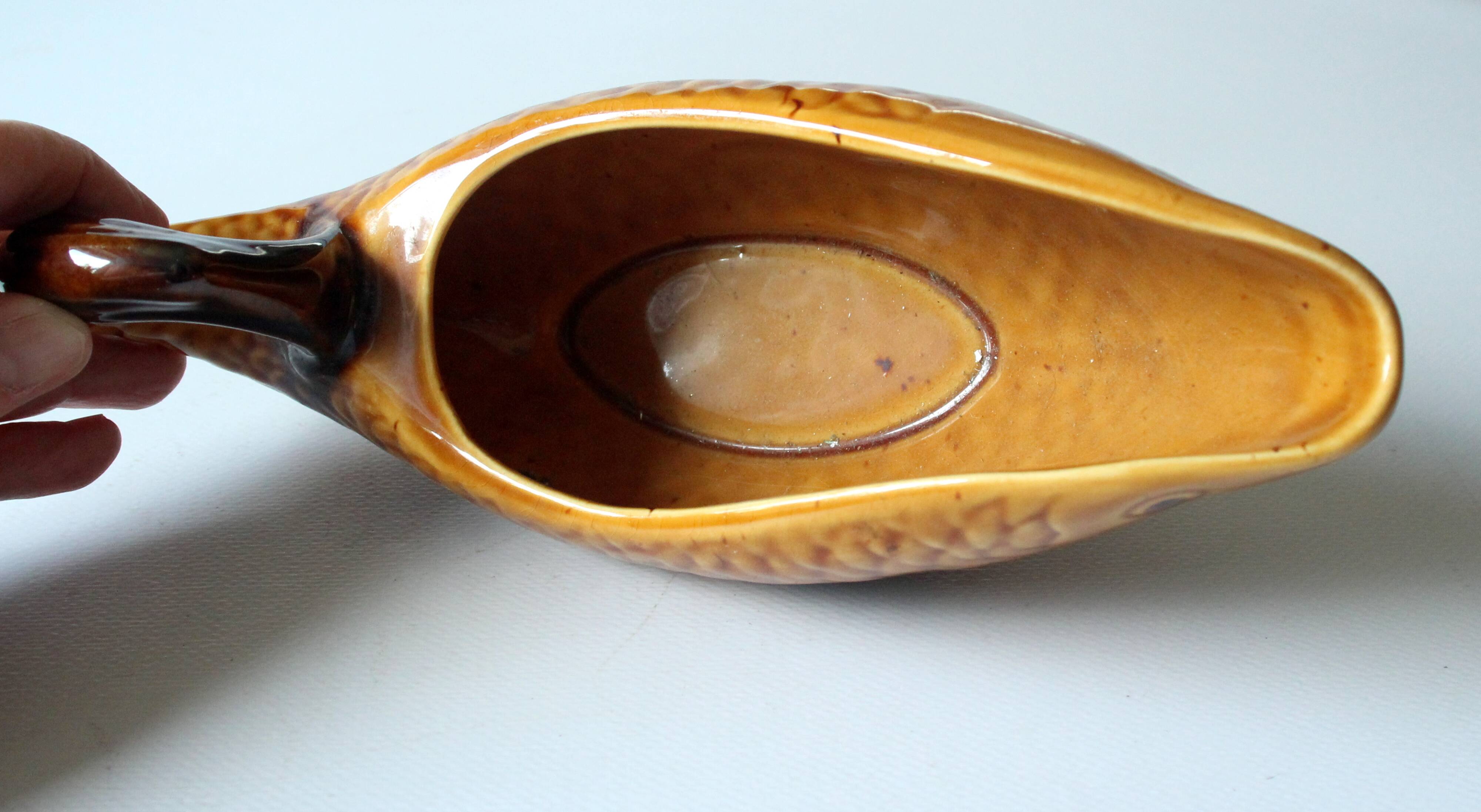 Ceramic sauciere by Gallo Design Neptuno