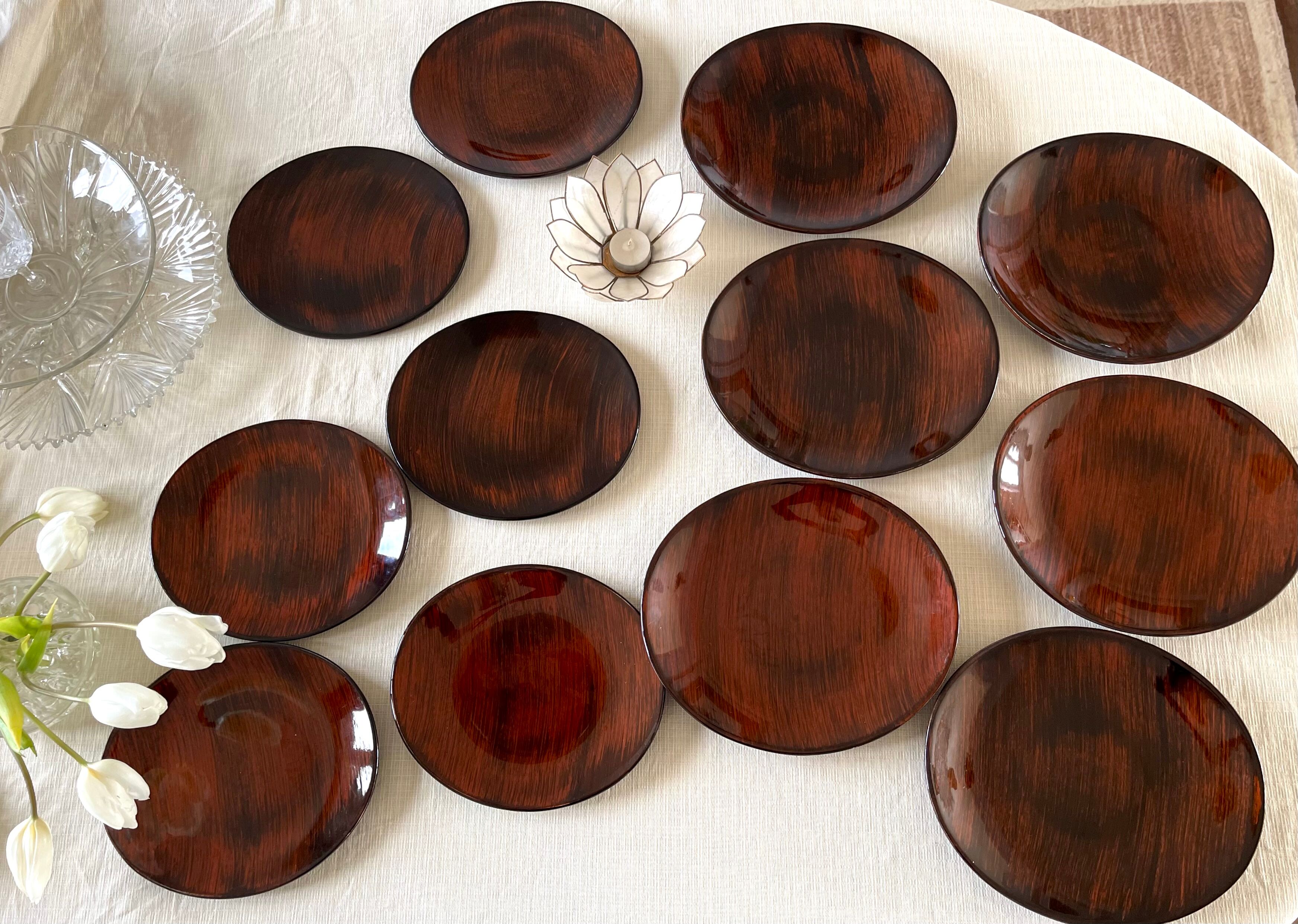 12 assiettes vintage 1970