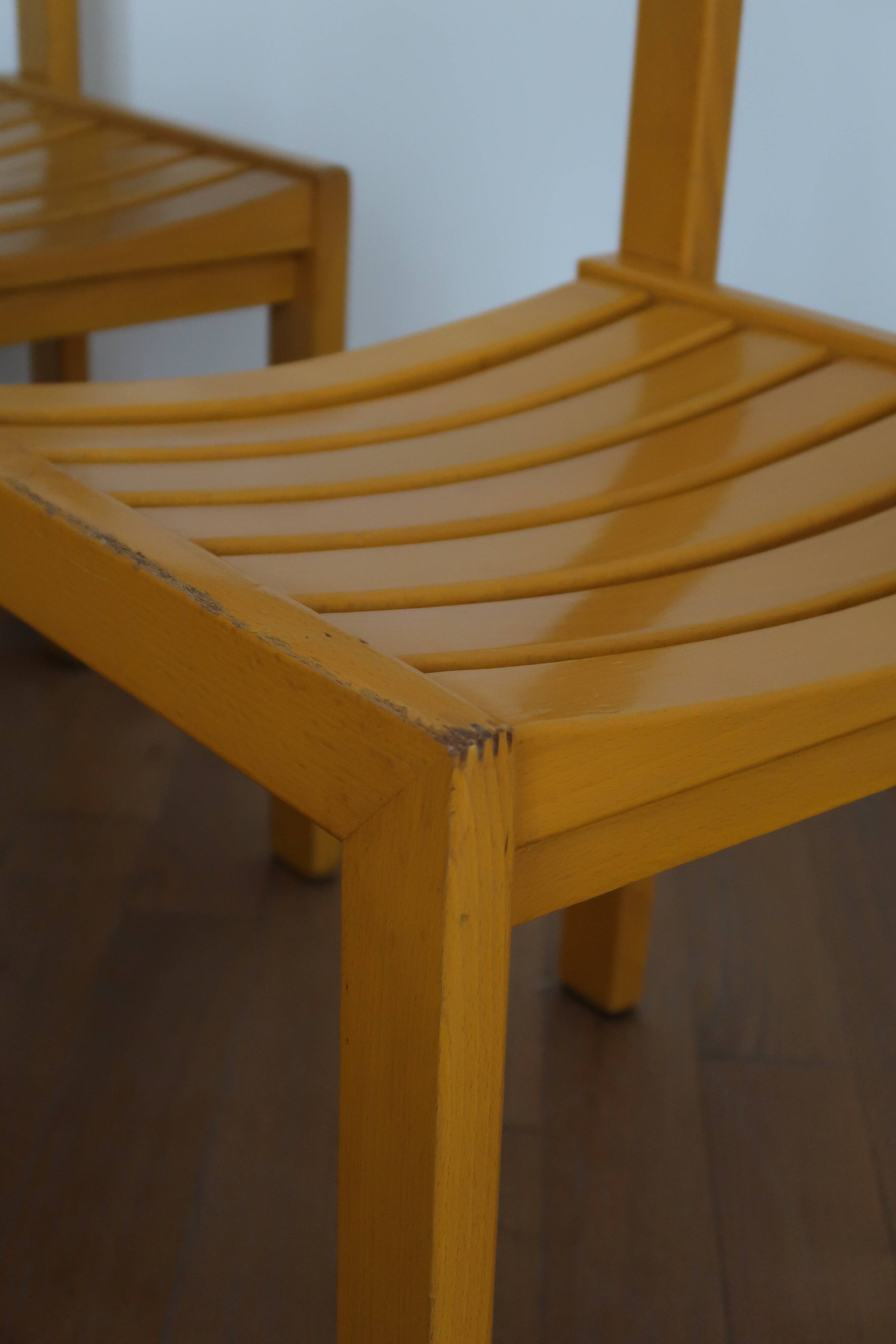 6 stackable wooden chairs