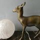 Lampe Art Deco avec une biche et son globe en verre d'origine