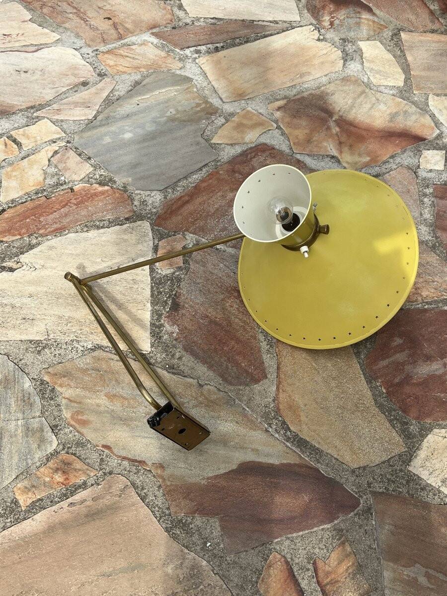 Diabolo wall lamp lunel yellow in the style of René Mathieu Guariche, star sheet metal.