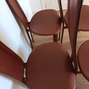 4 chairs model 1Alice by Giorgio Cattelan