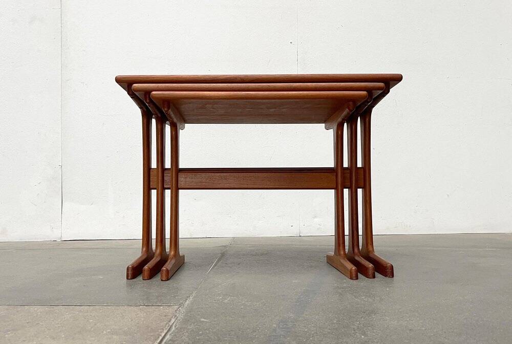 Nest of teak tables from the mid-century by Vildbjerg Møbelfabrik, 1960s, set of 3.