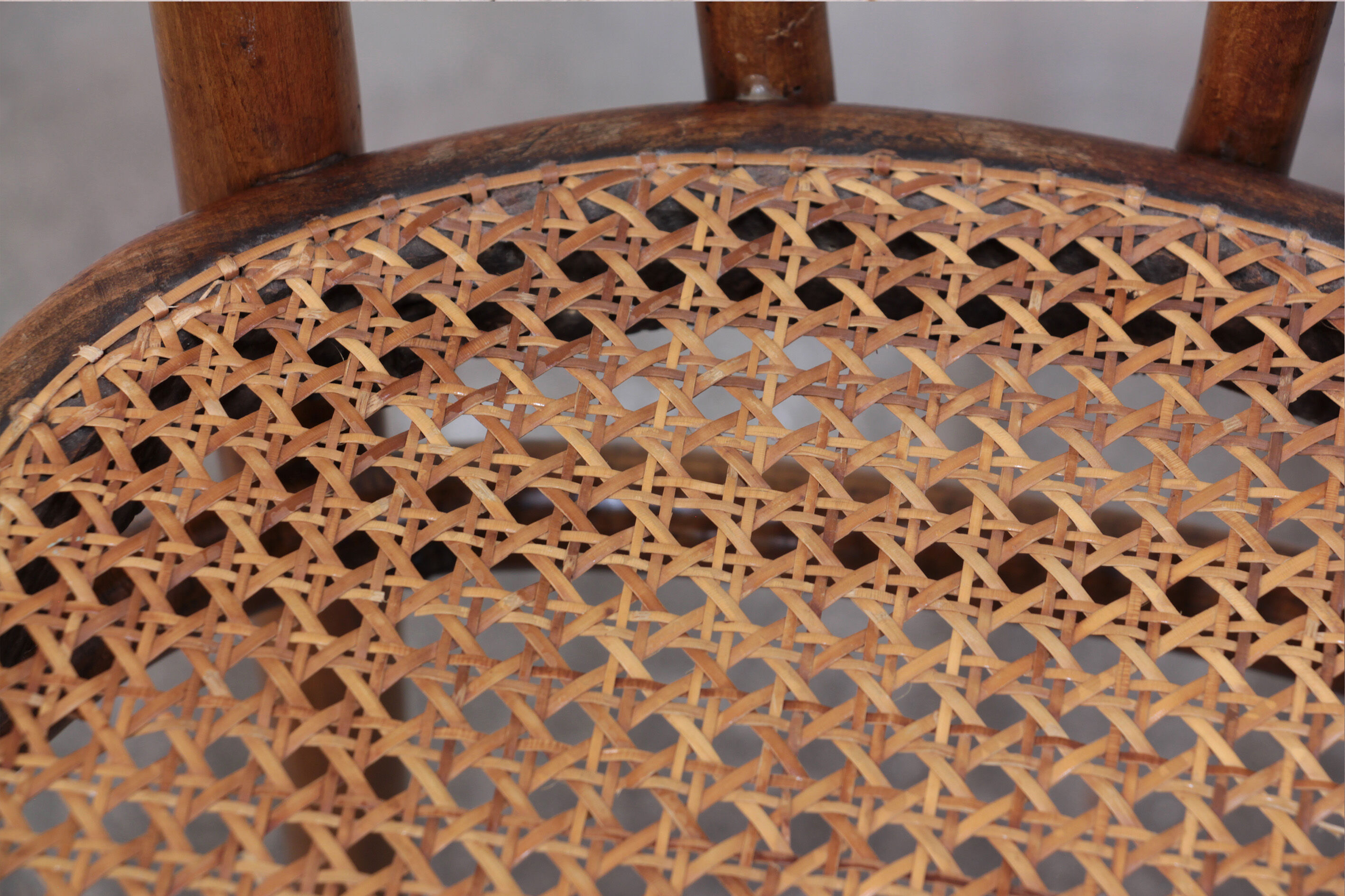 Bistrot chair in curved wood and caning