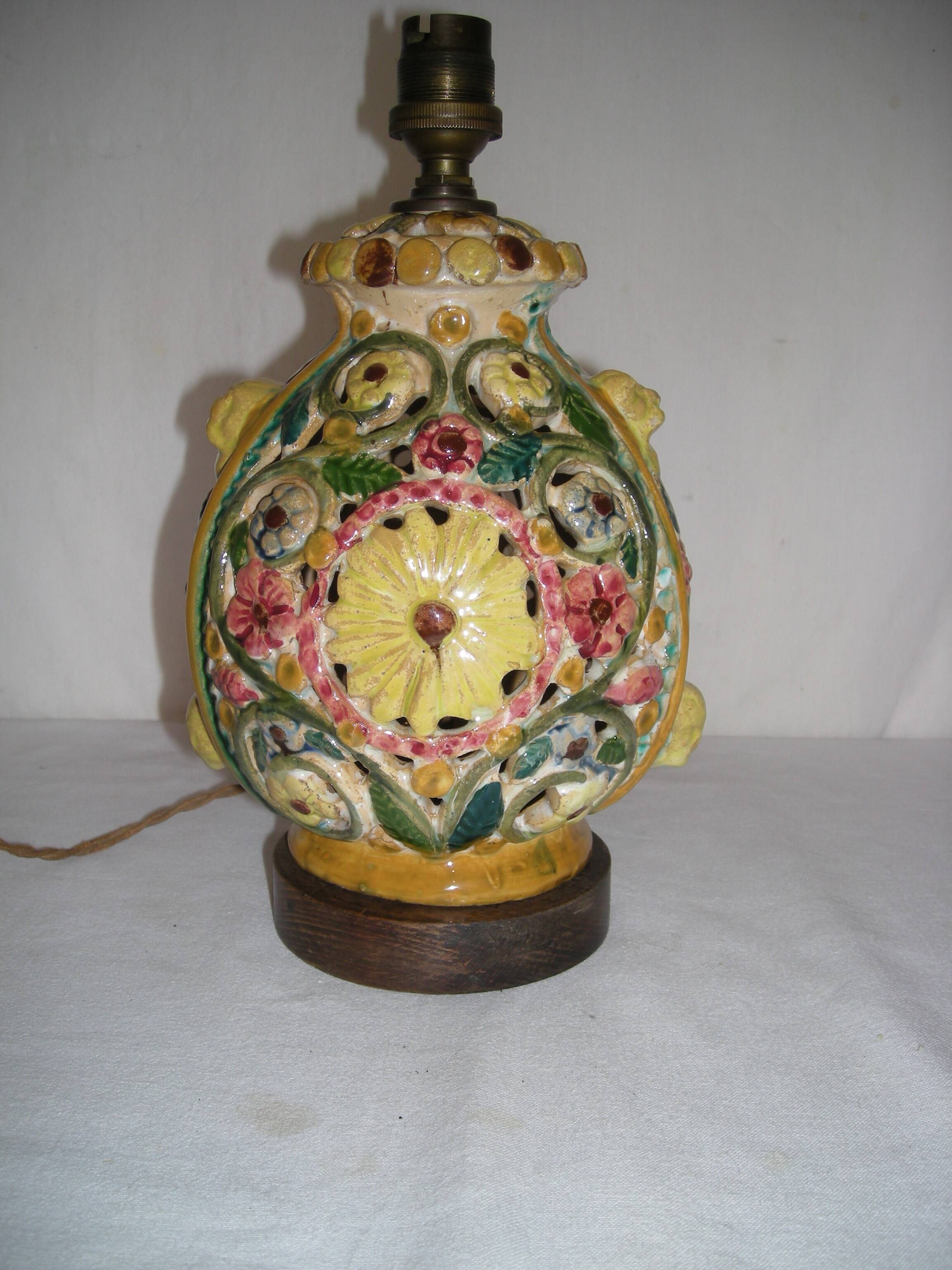 Openwork porcelain lamp base - Italy from the 1920s