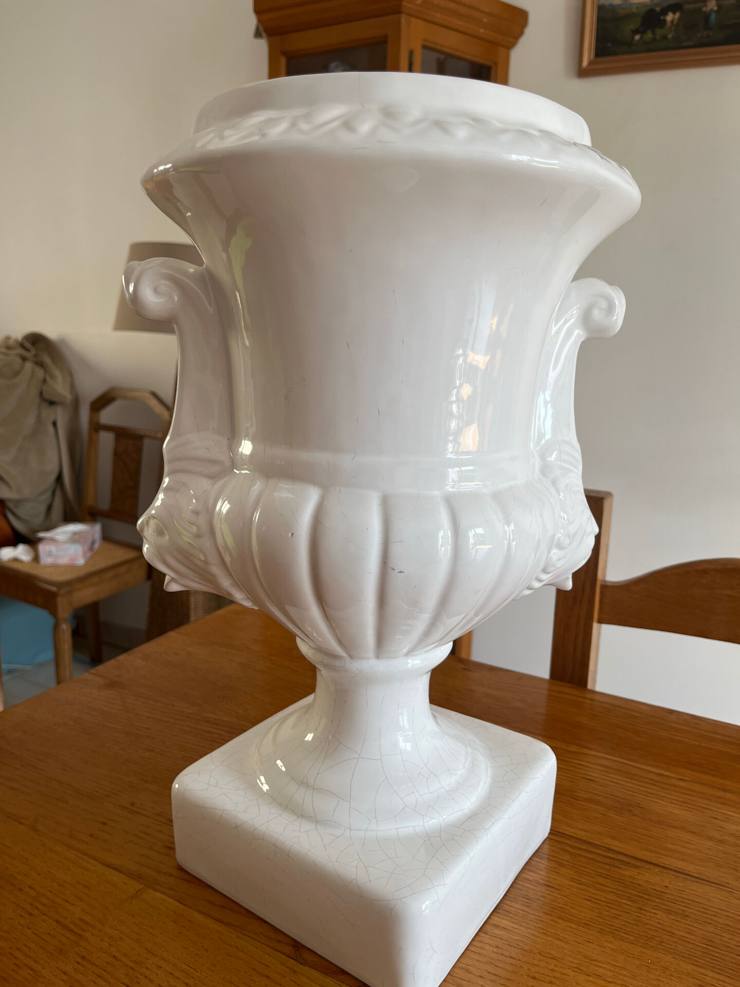 Large Médicis style vase