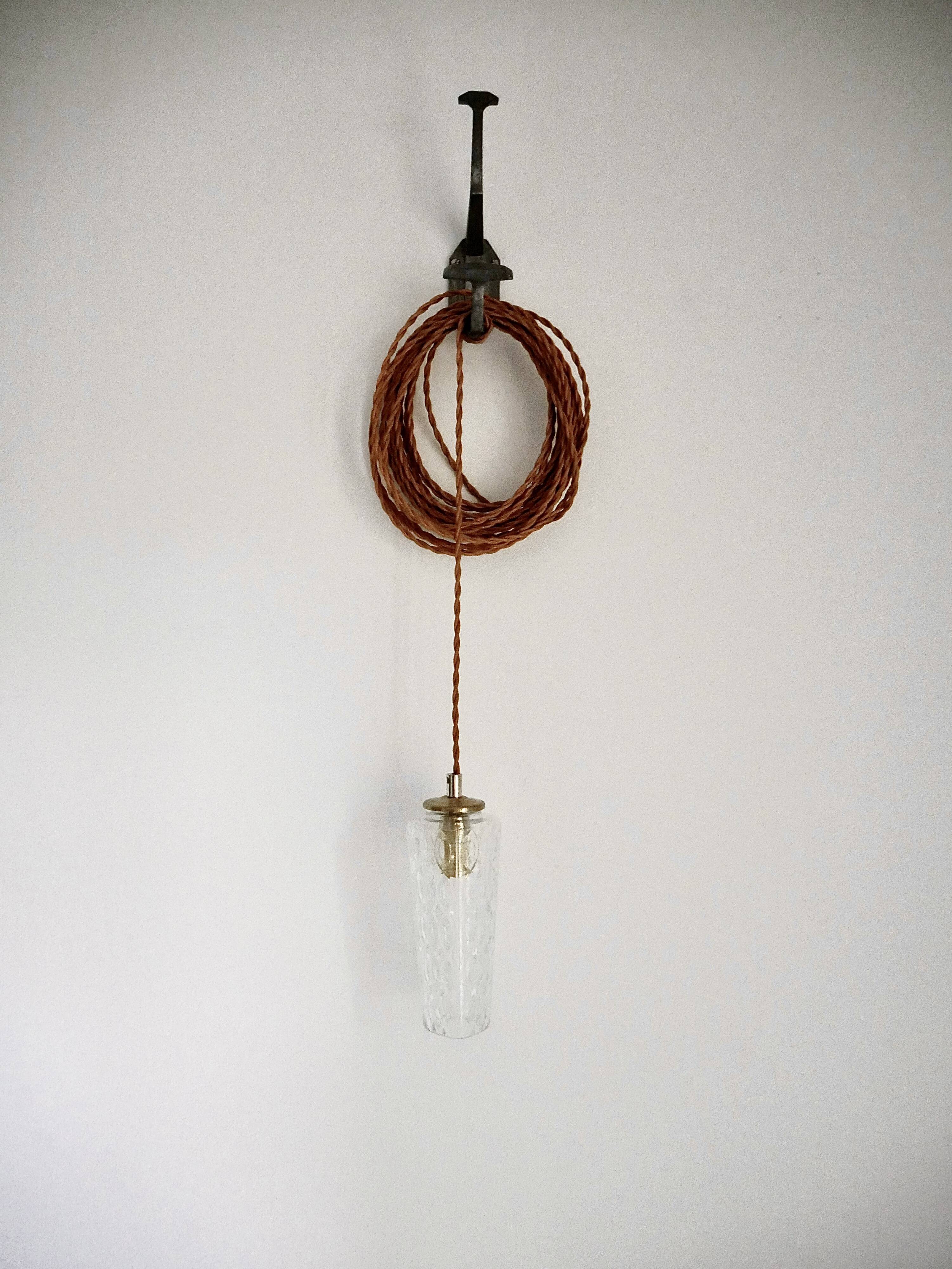 Chiseled glass suspension