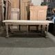 Grande table  en bois brut