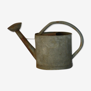 Zinc watering can