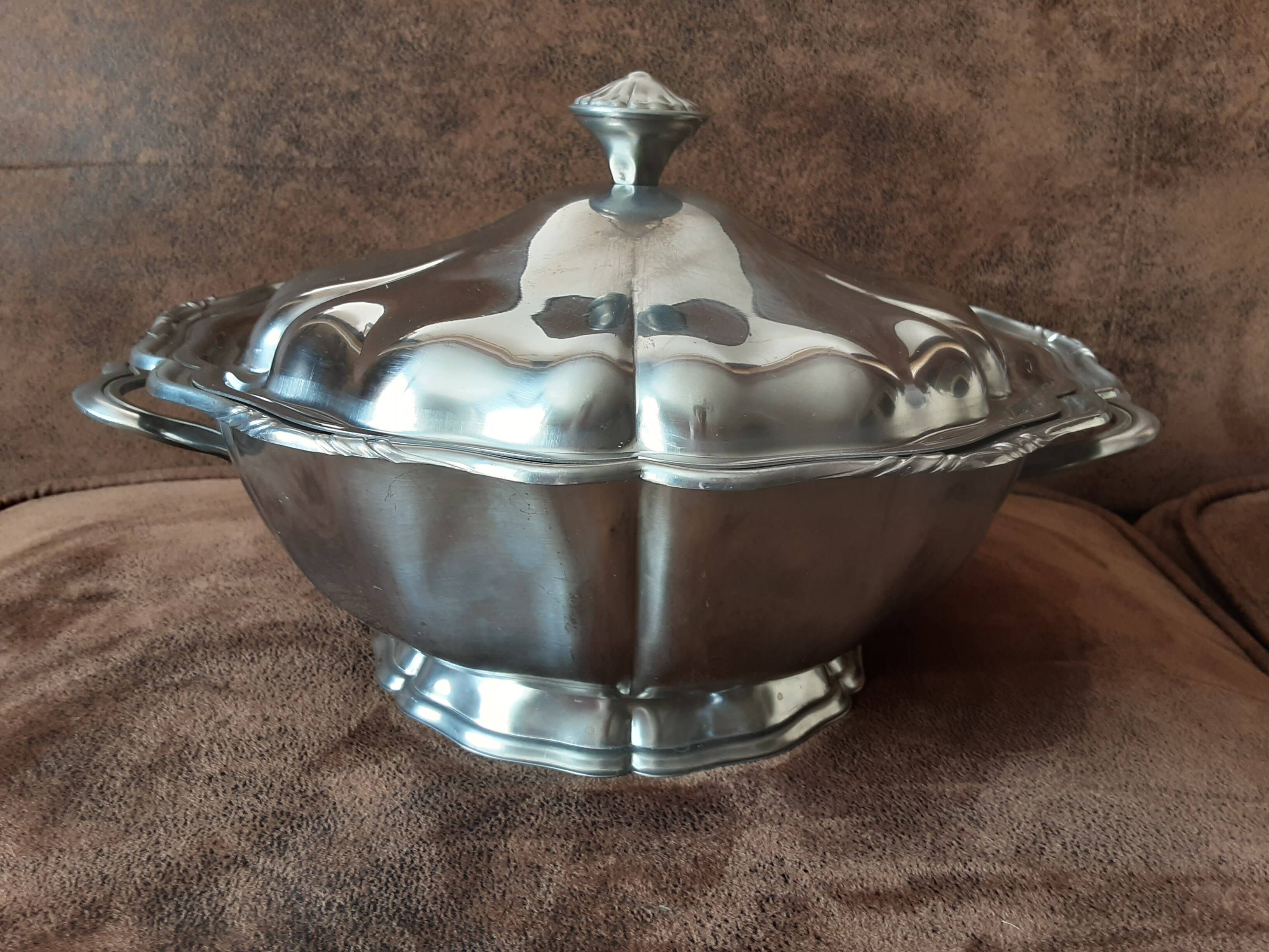 Stainless steel soup tureen