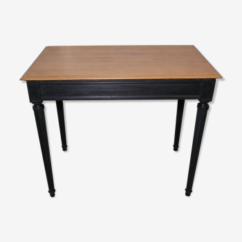 Console noire et bois brut