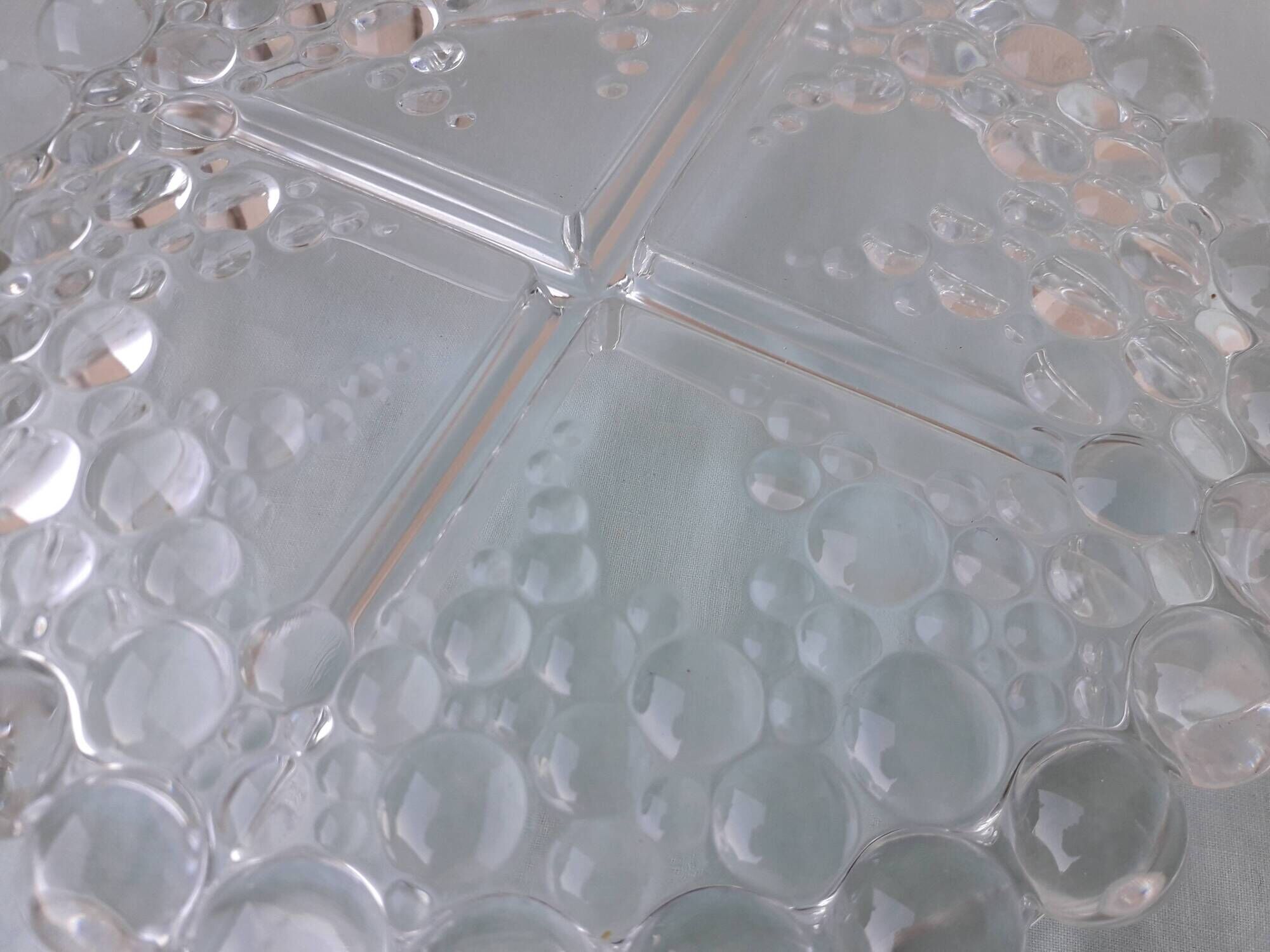 Glass dish with 4 compartments