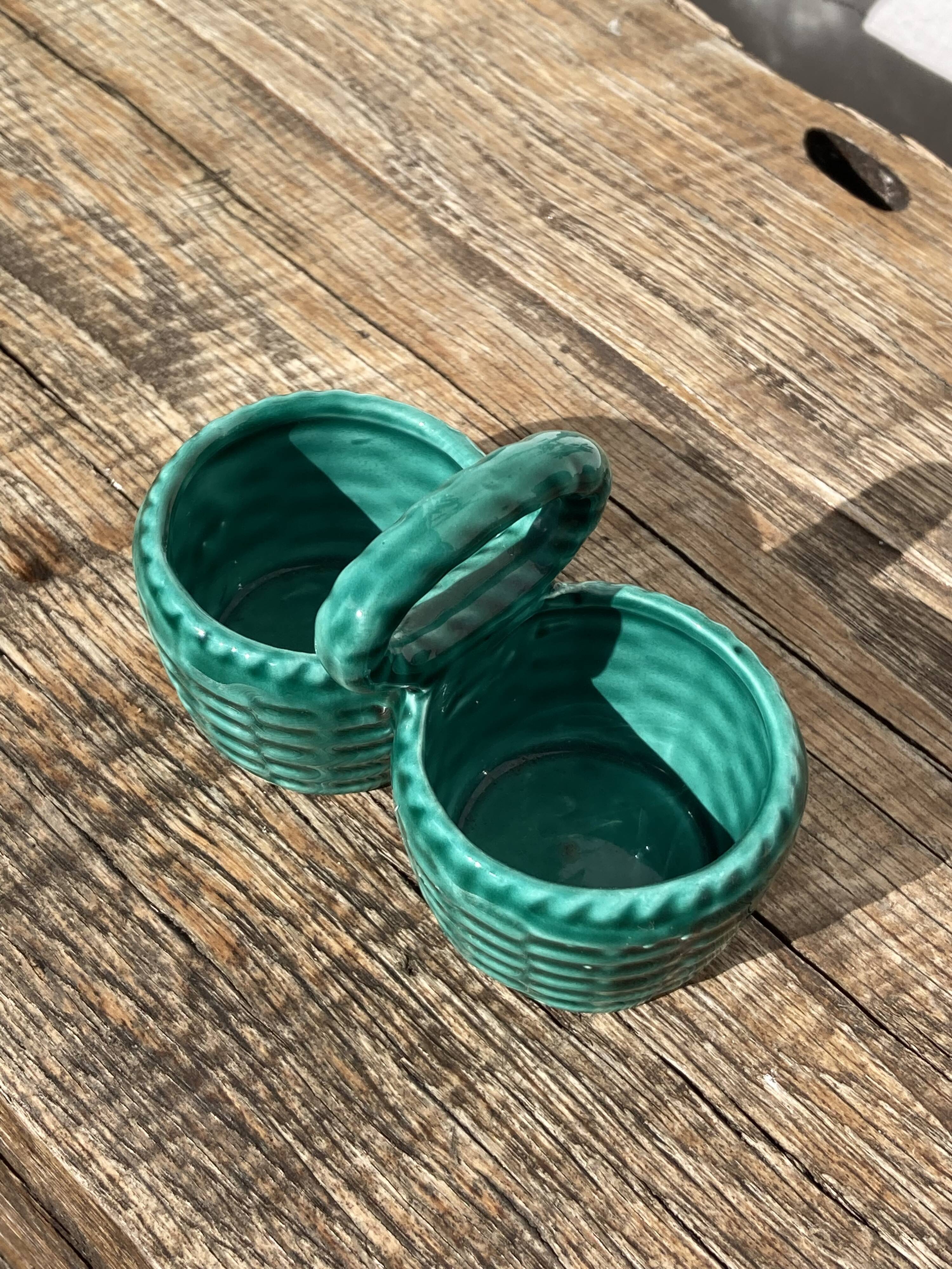 Green slurry pepper shaker, vintage ceramics