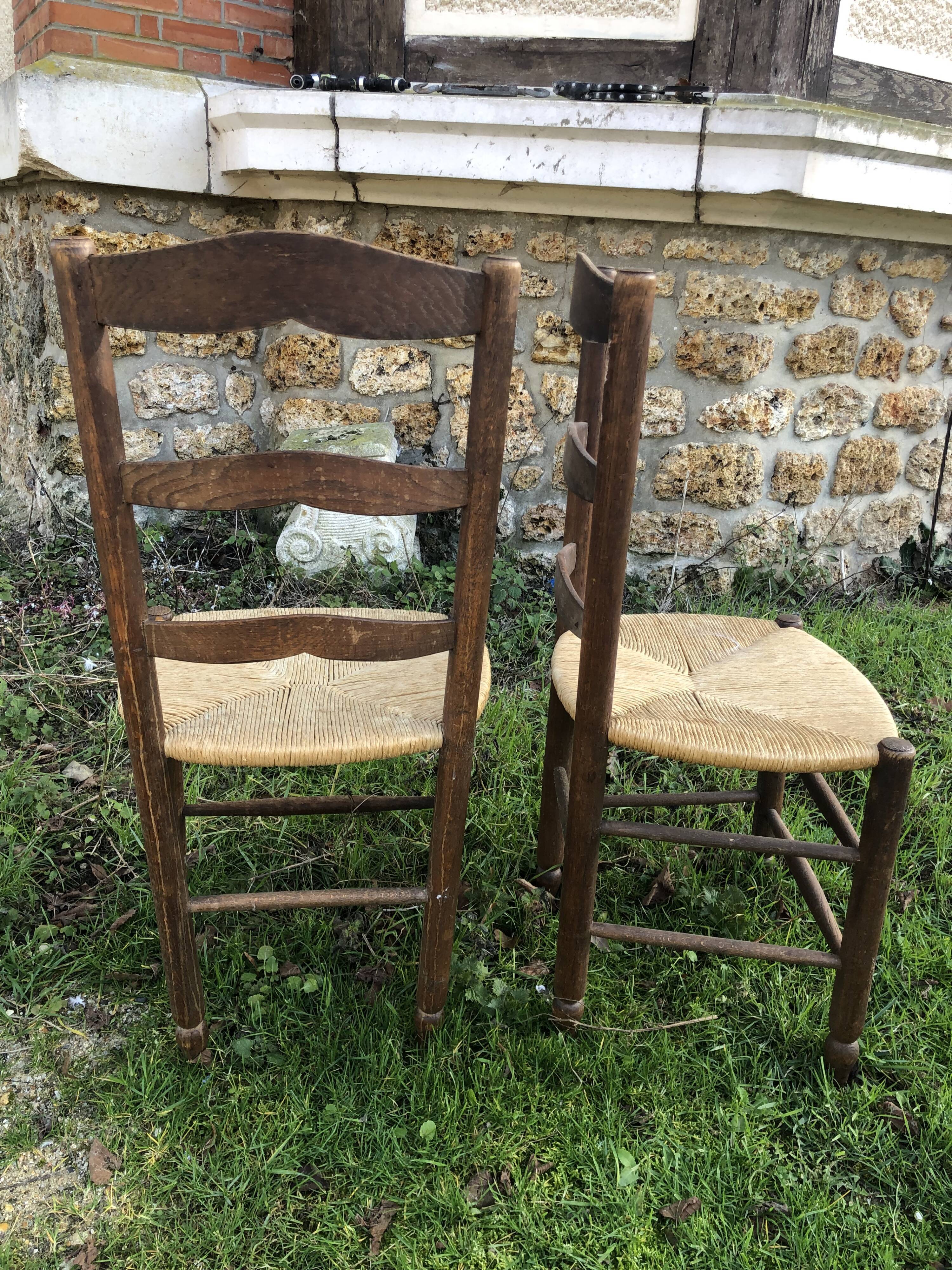 Pair of rustic mulched chairs